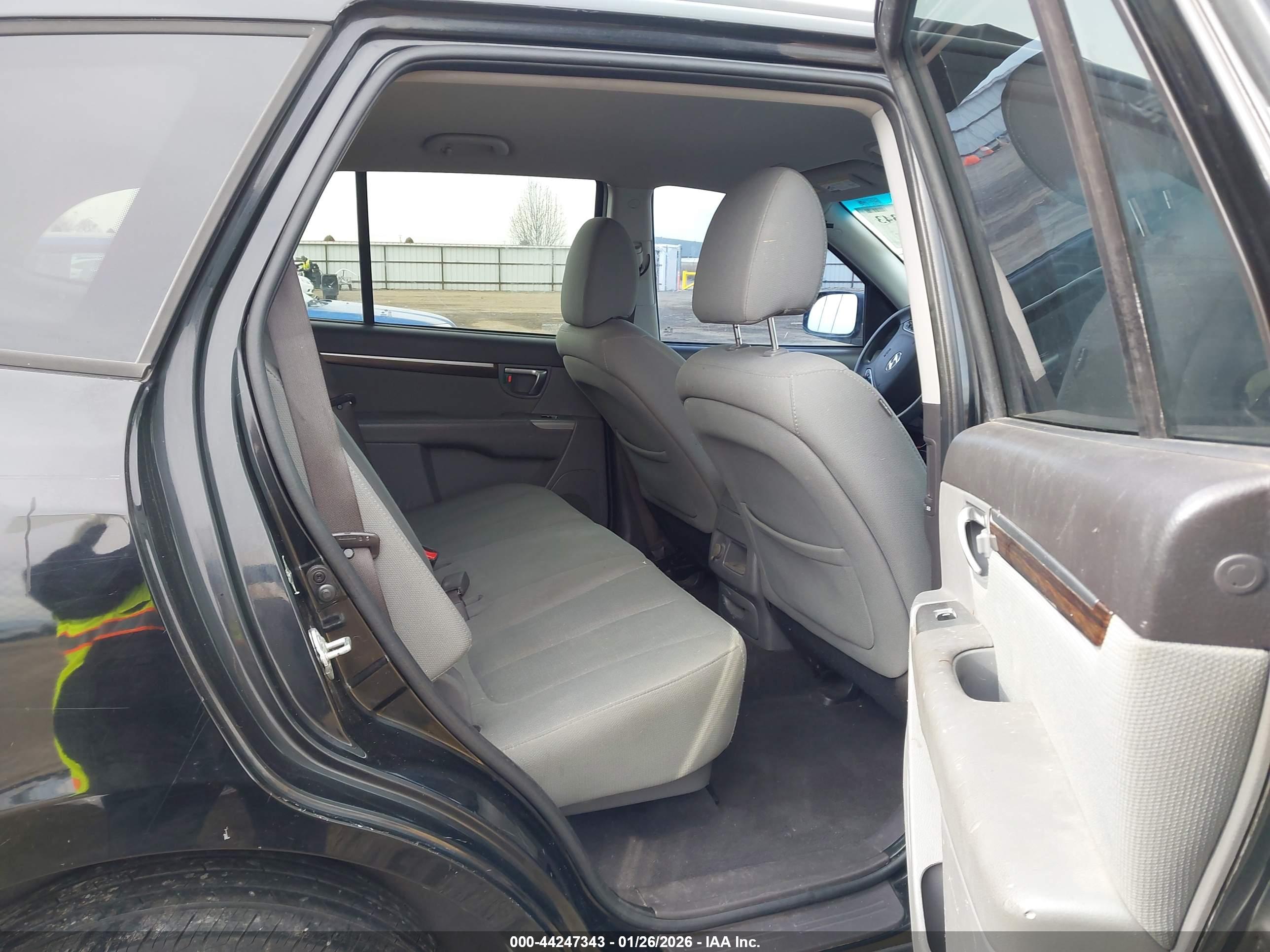 HYUNDAI SANTA image 8