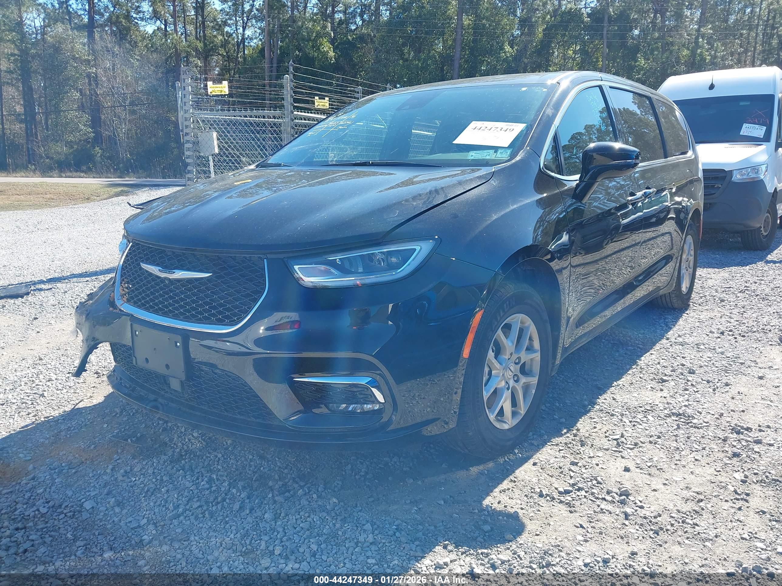 CHRYSLER PACIFICA image 2