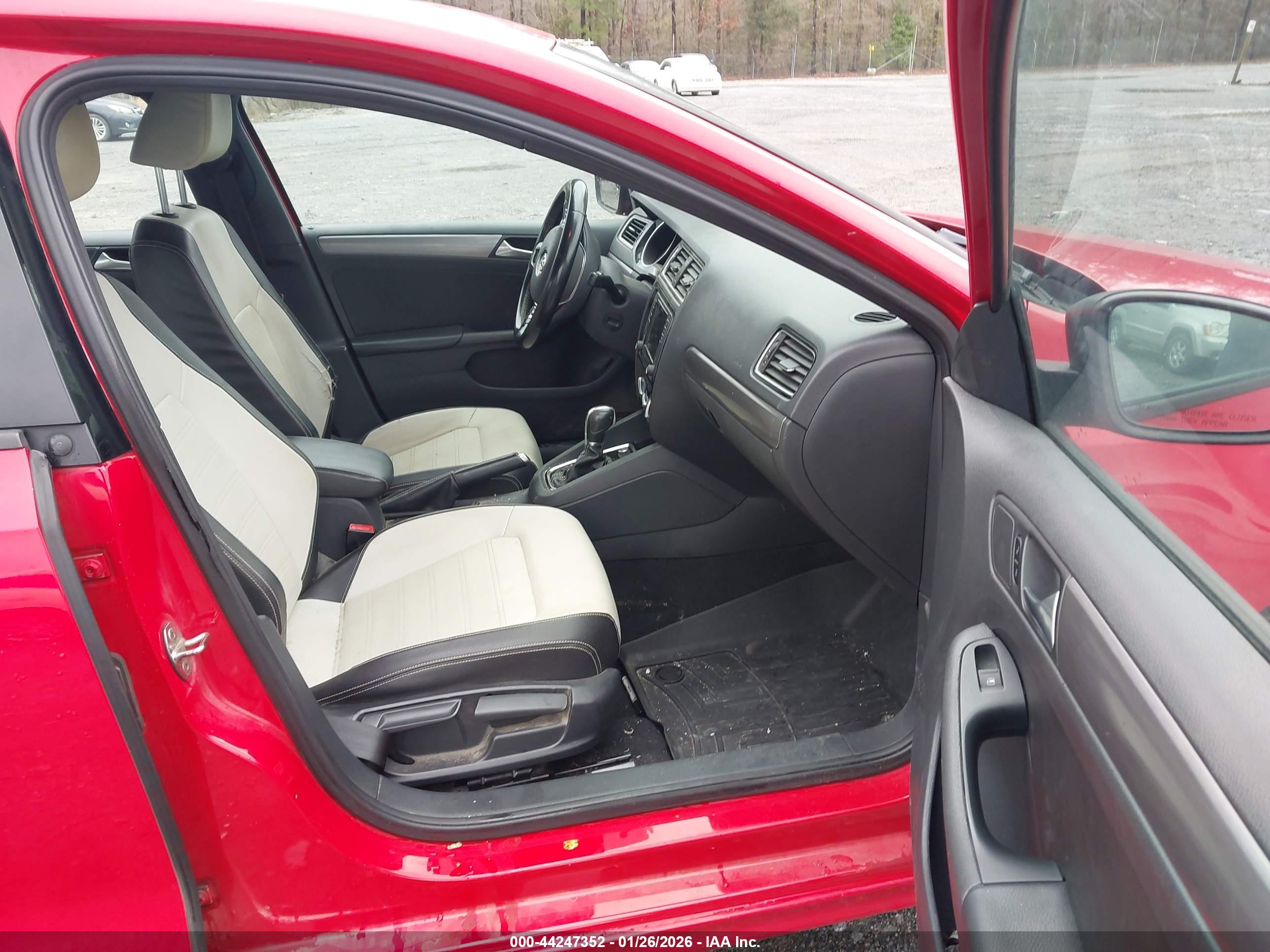 VOLKSWAGEN JETTA image 5