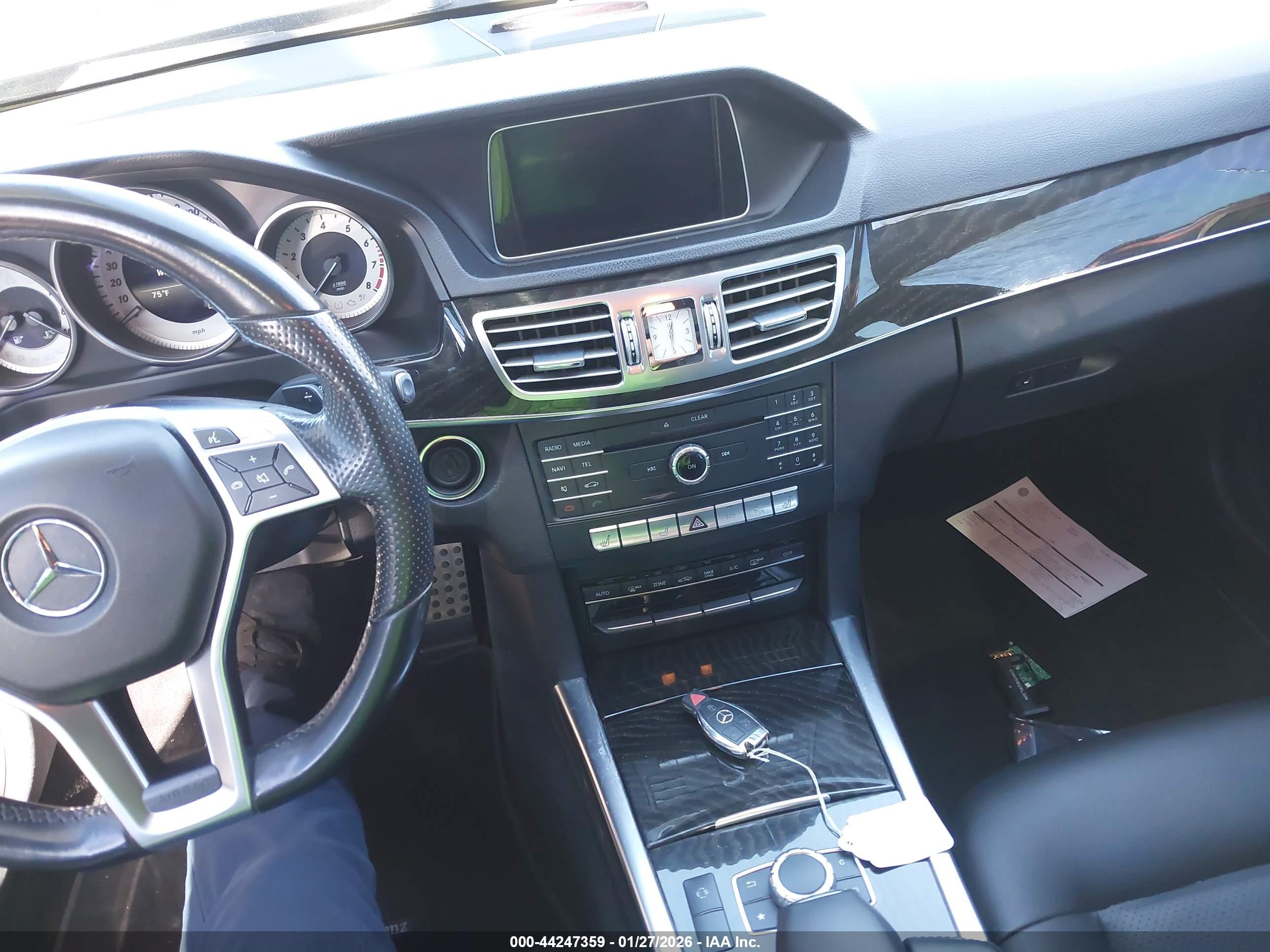 MERCEDES-BENZ E image 11