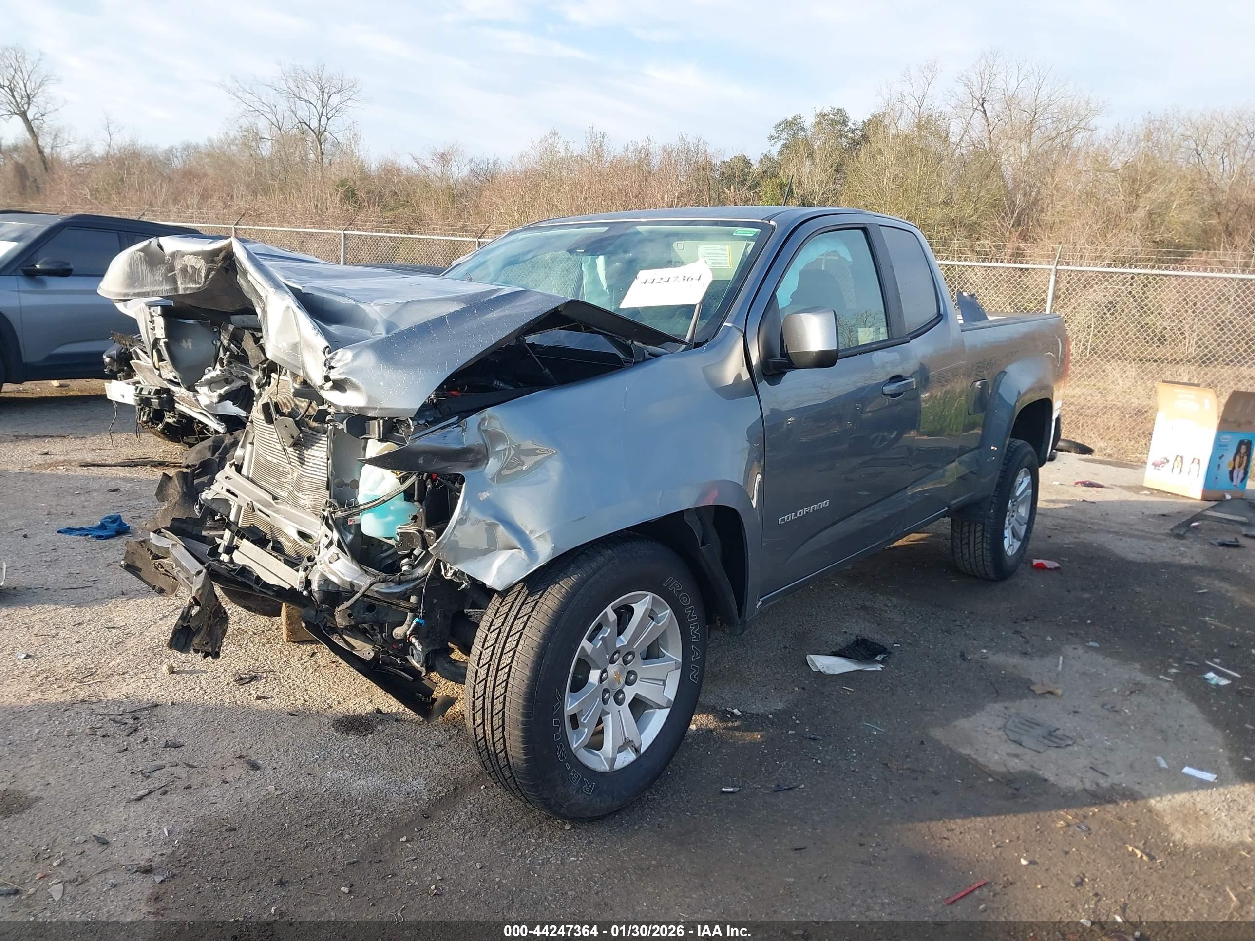 CHEVROLET COLORADO image 2
