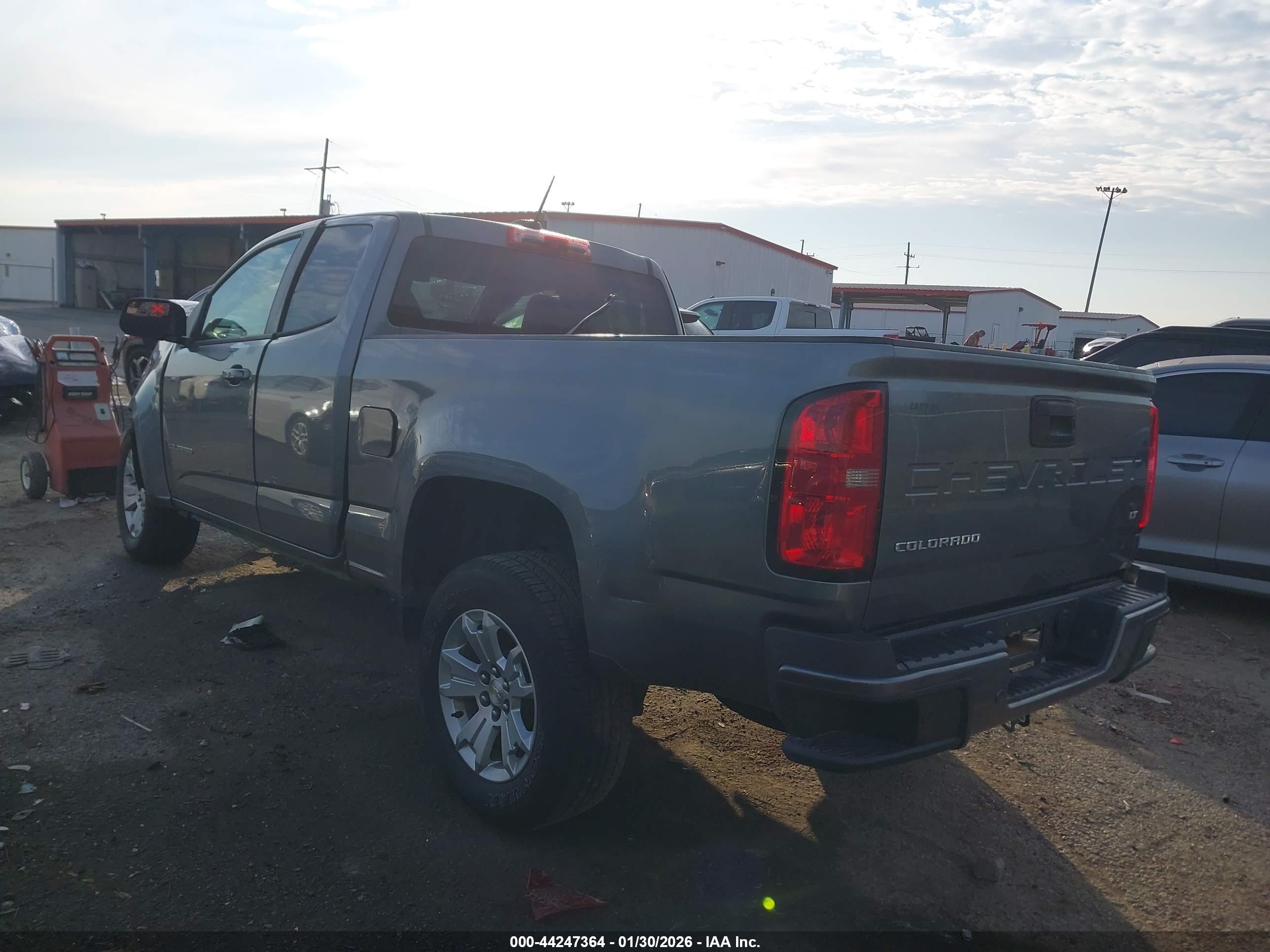 CHEVROLET COLORADO image 3