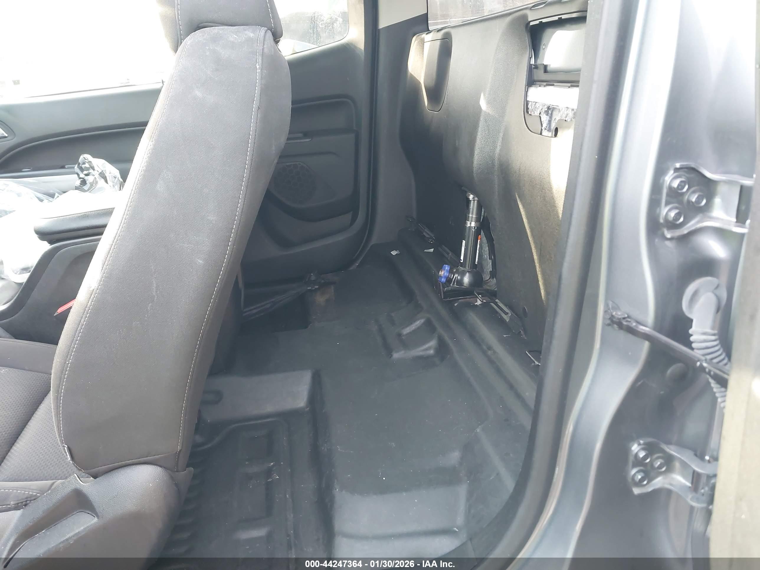 CHEVROLET COLORADO image 8