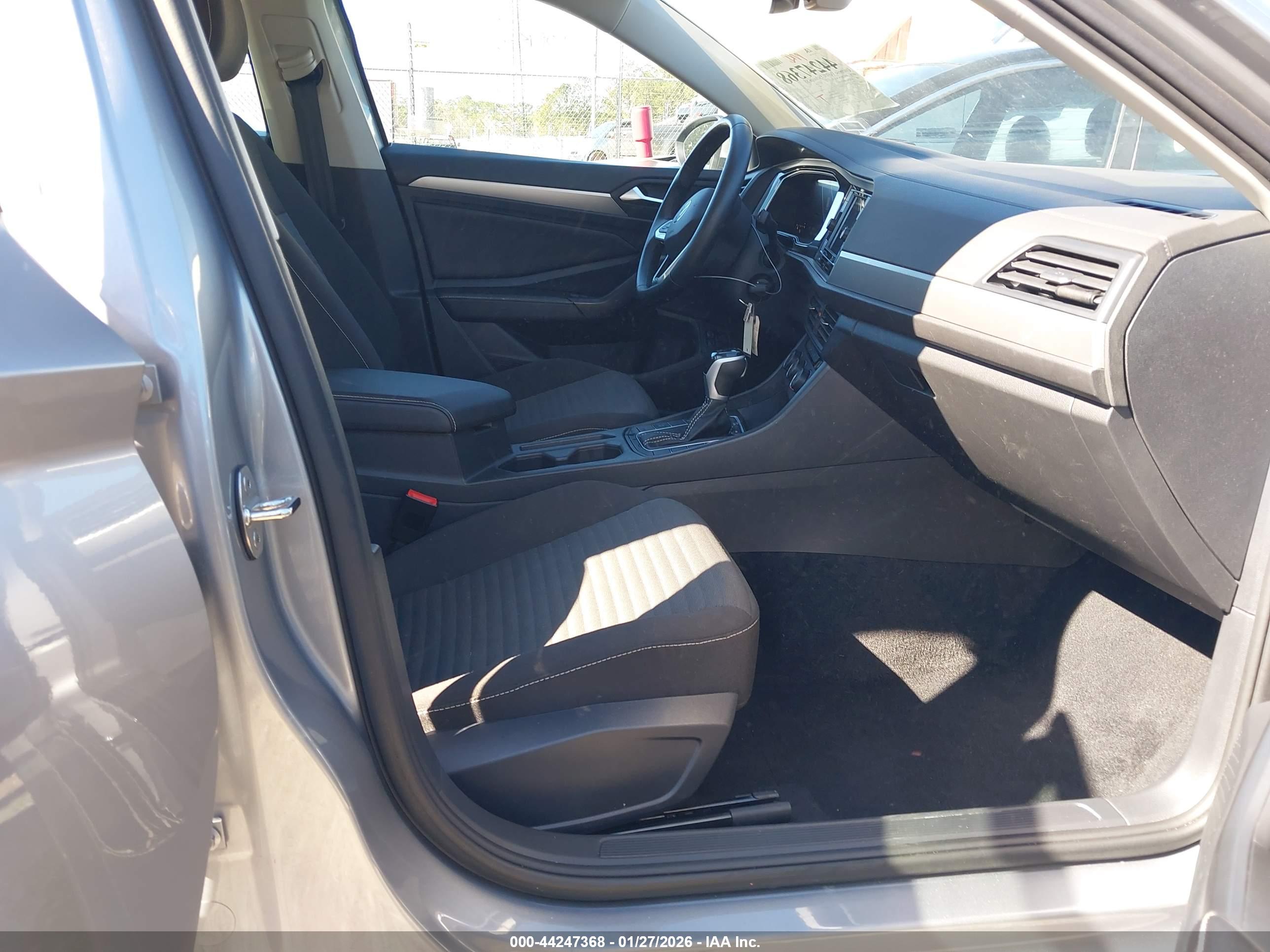 VOLKSWAGEN JETTA image 5