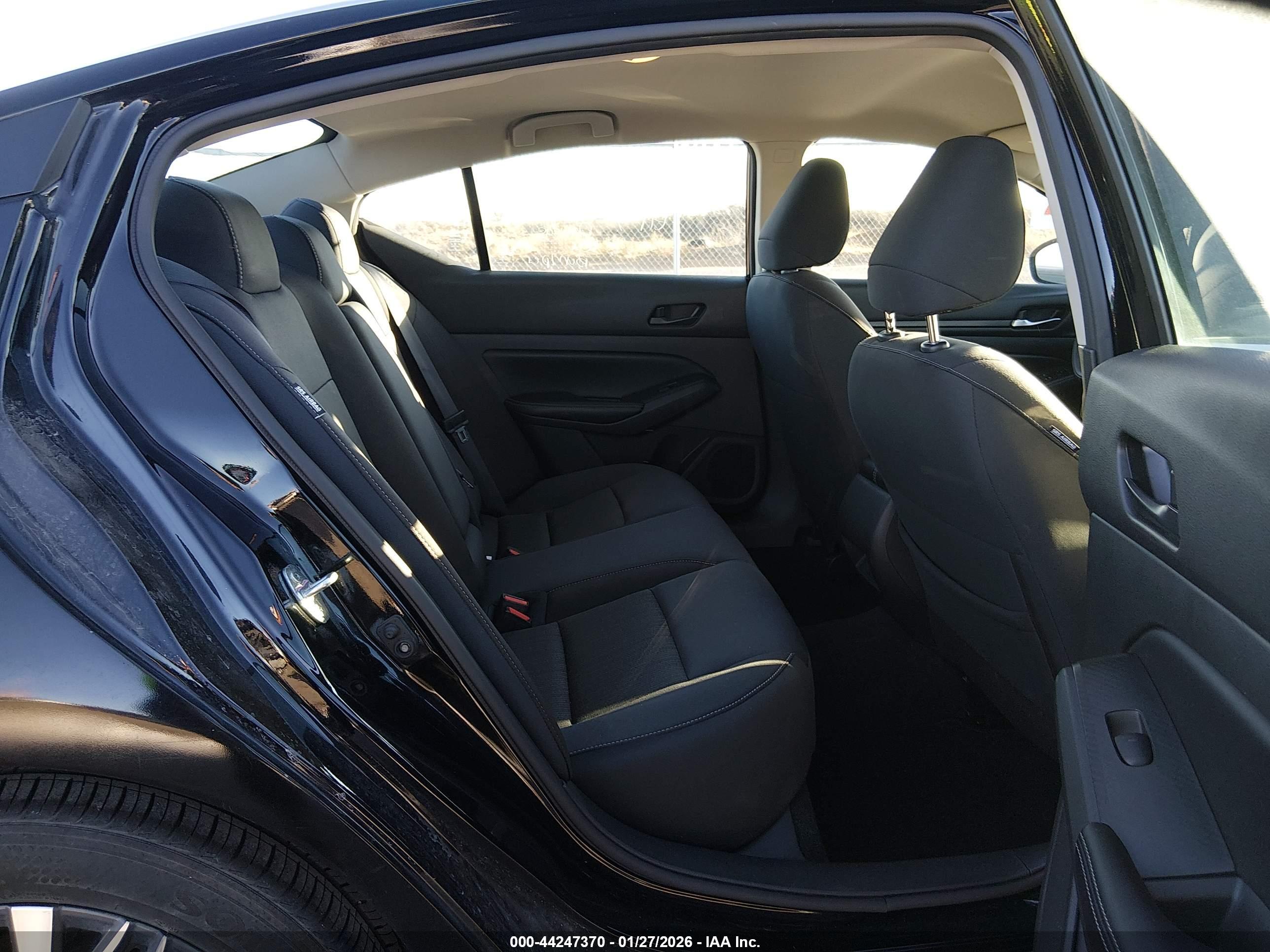 NISSAN ALTIMA image 8