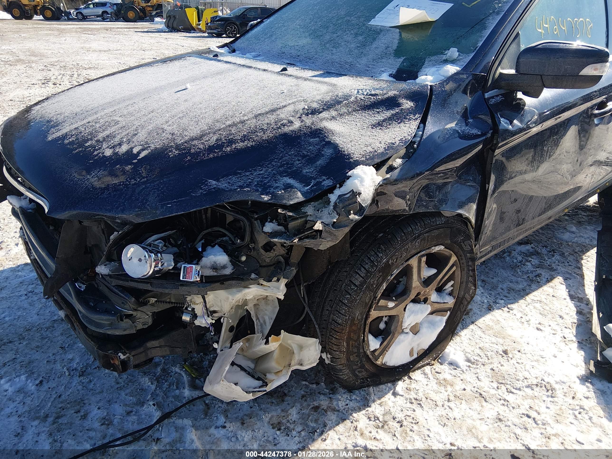 VOLVO XC60 image 6