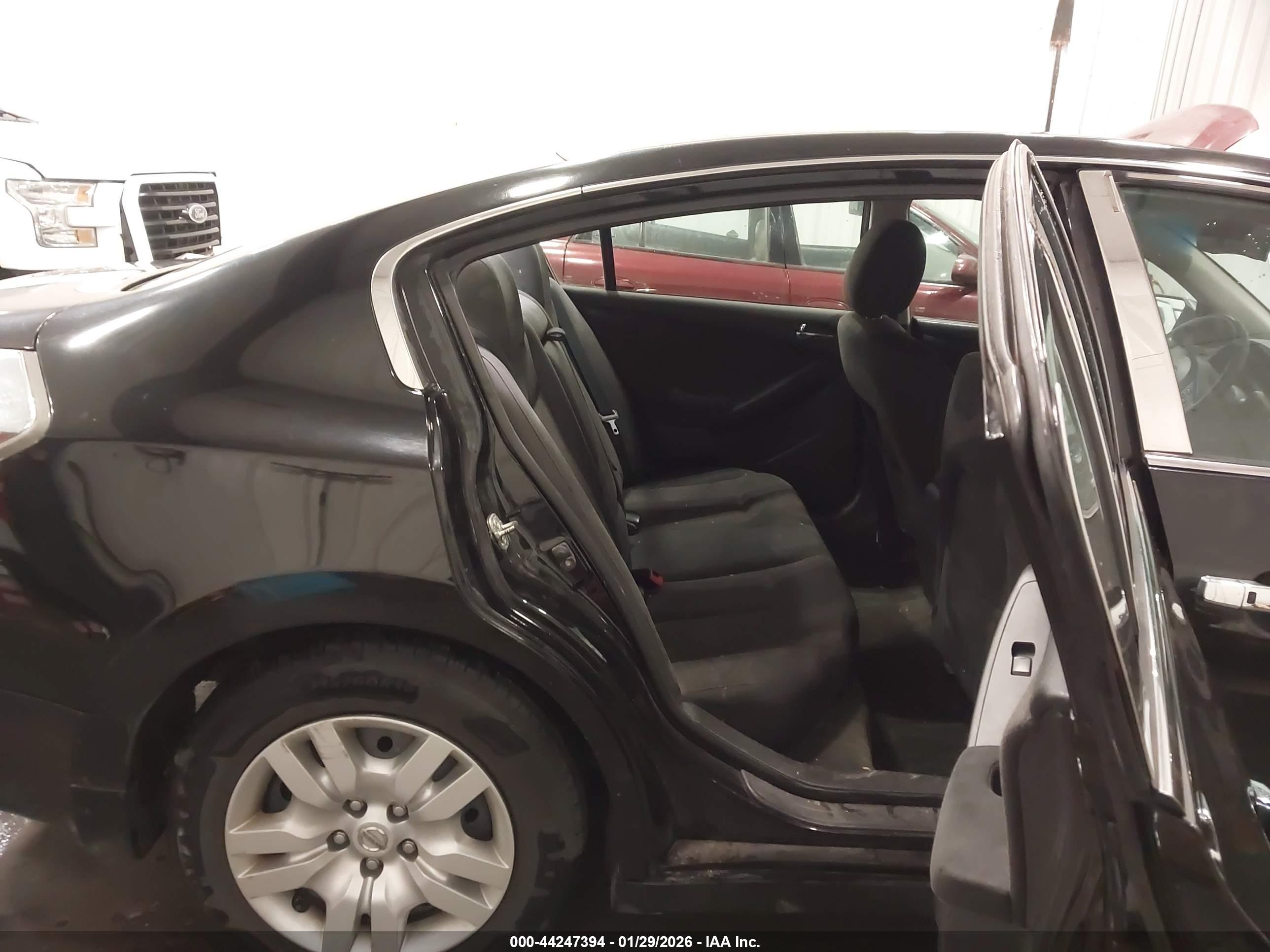 NISSAN ALTIMA image 8