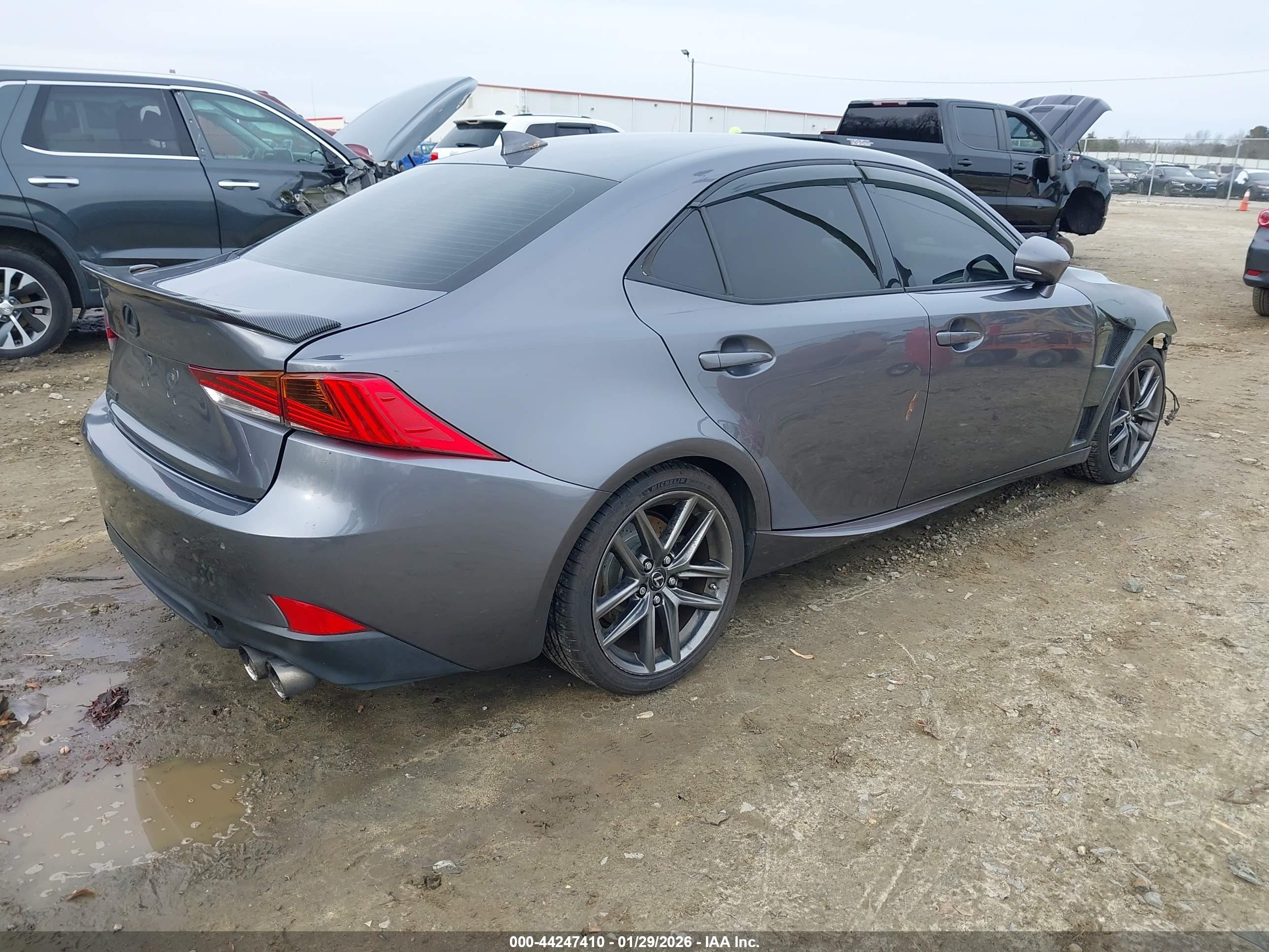 LEXUS IS image 4