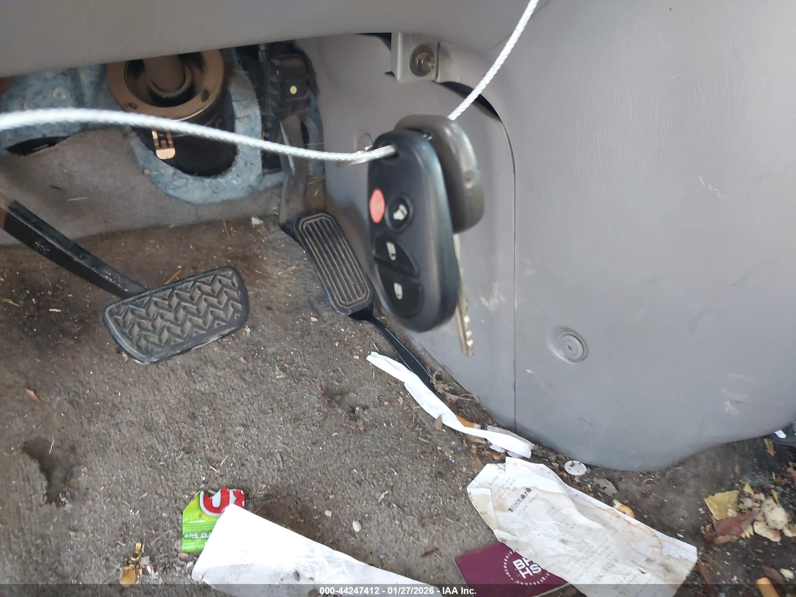TOYOTA SIENNA image 11