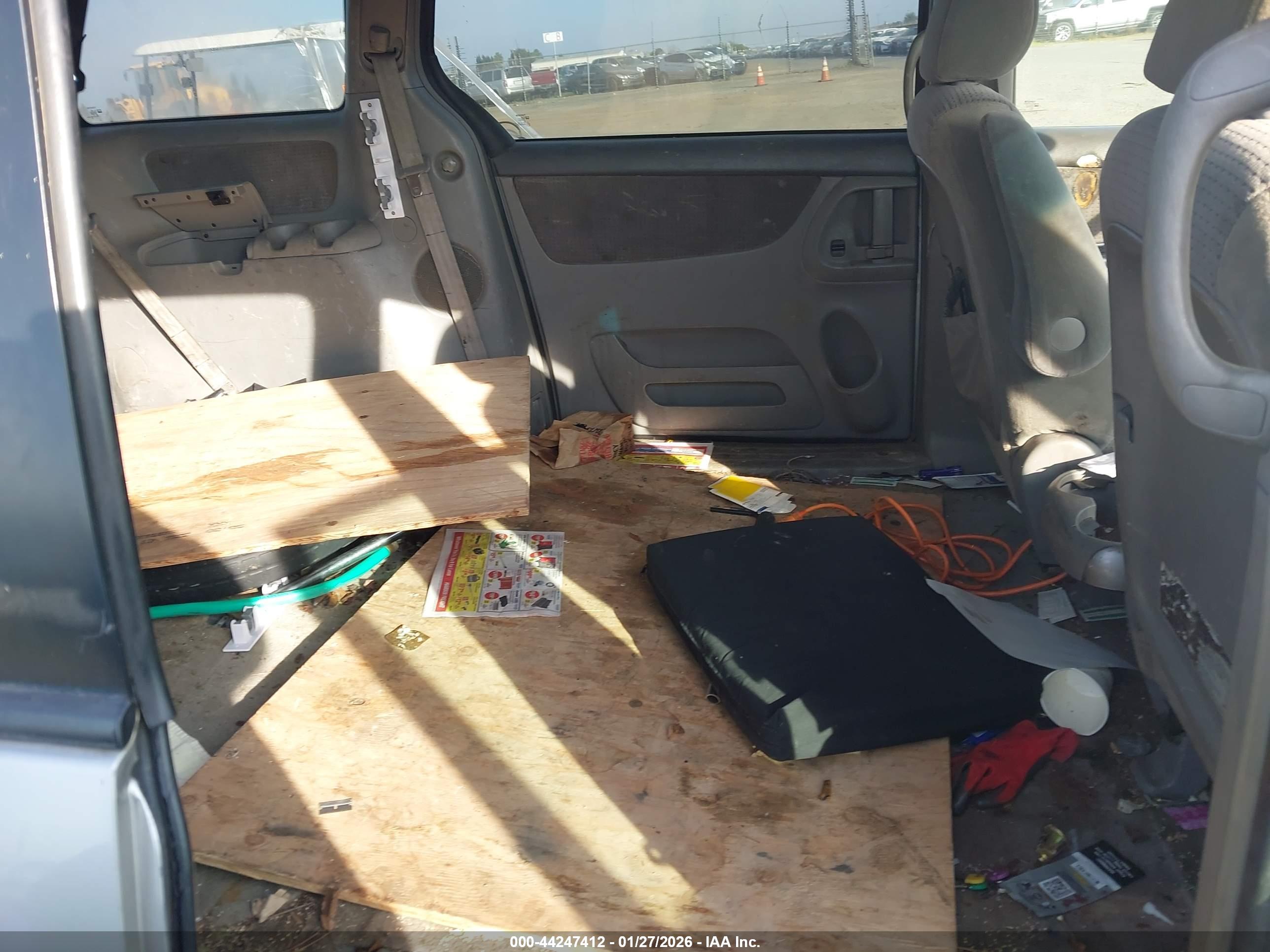 TOYOTA SIENNA image 8