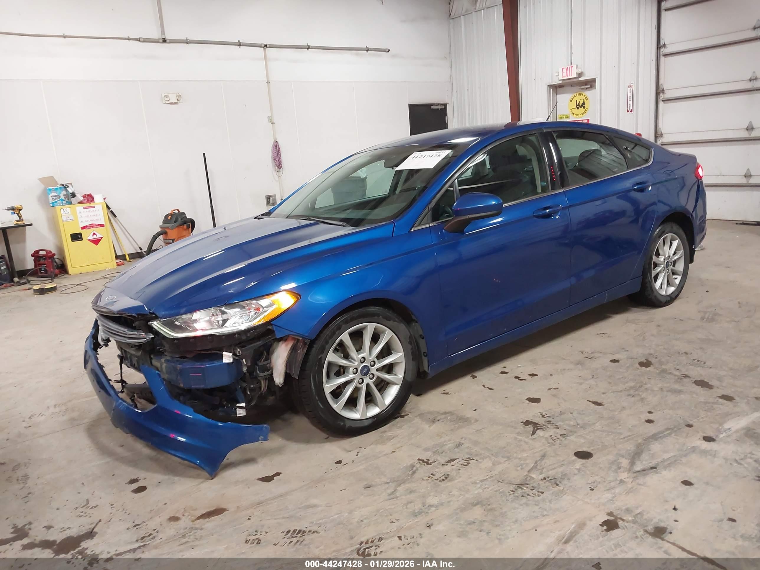 FORD FUSION image 2