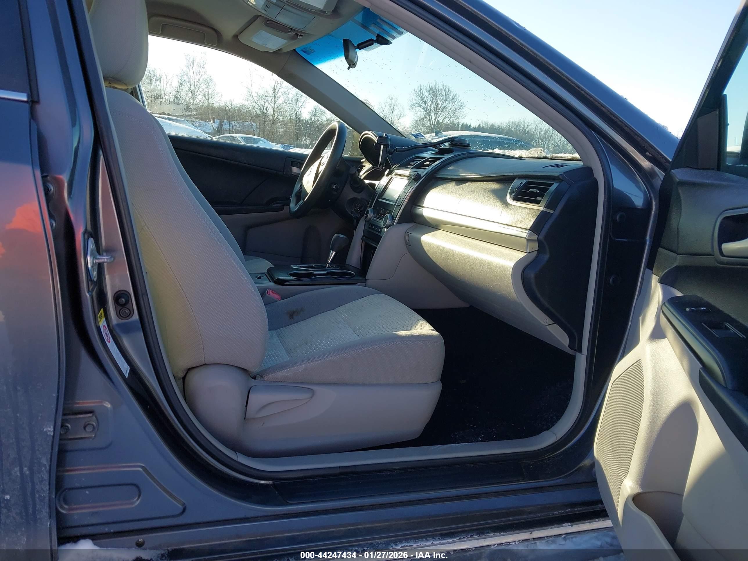 TOYOTA CAMRY image 5