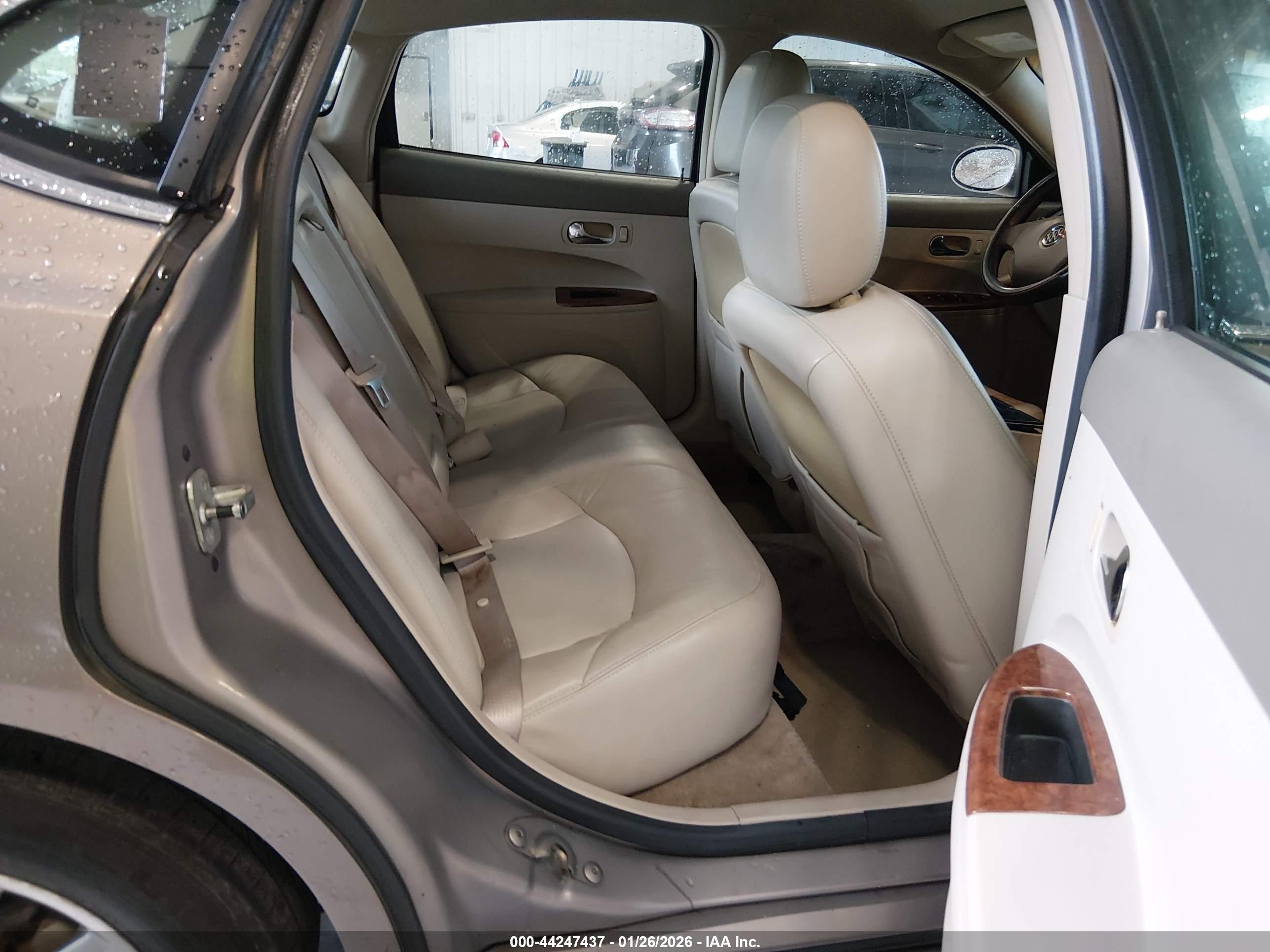 BUICK LACROSSE image 8