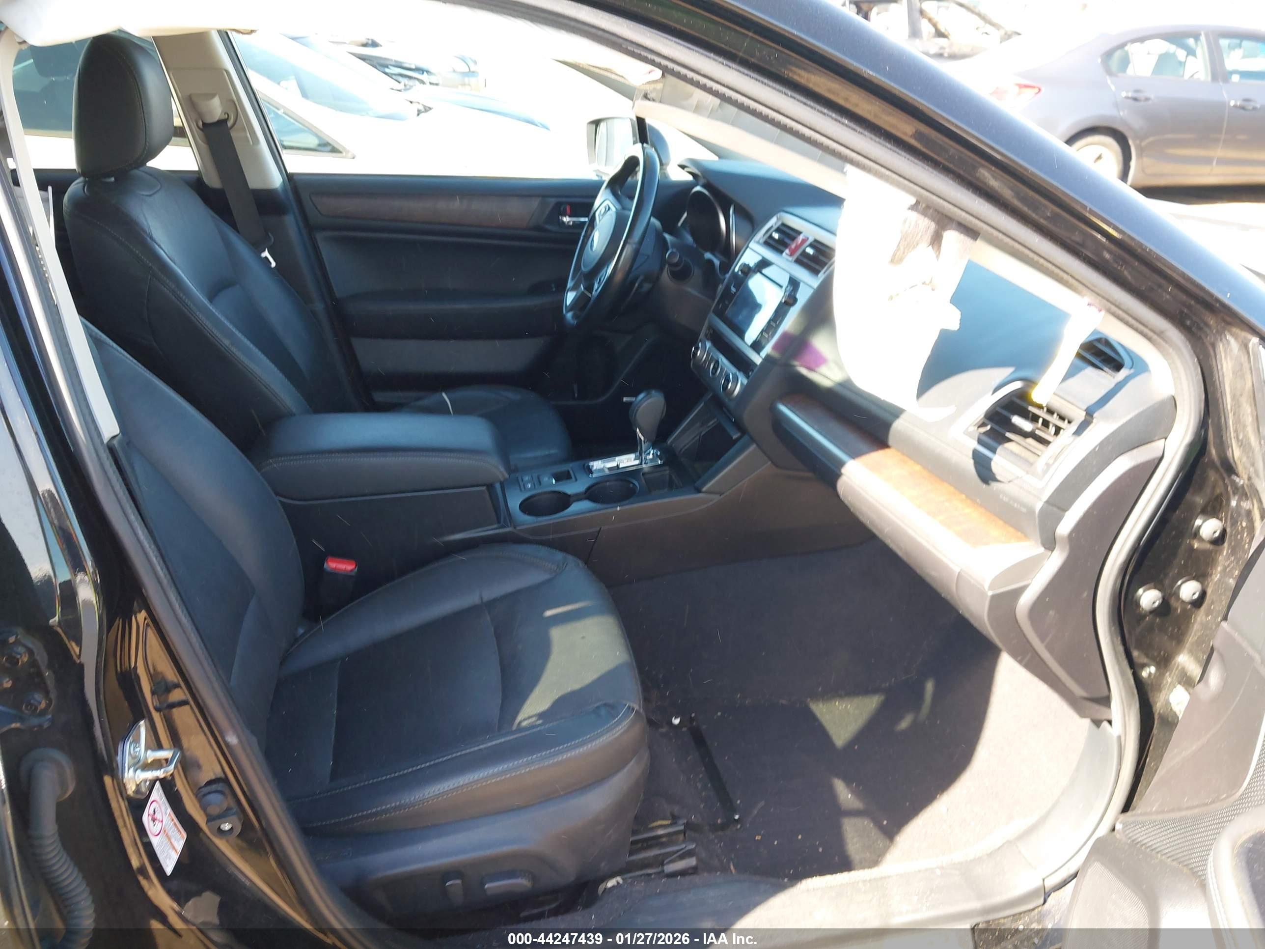 SUBARU OUTBACK image 5