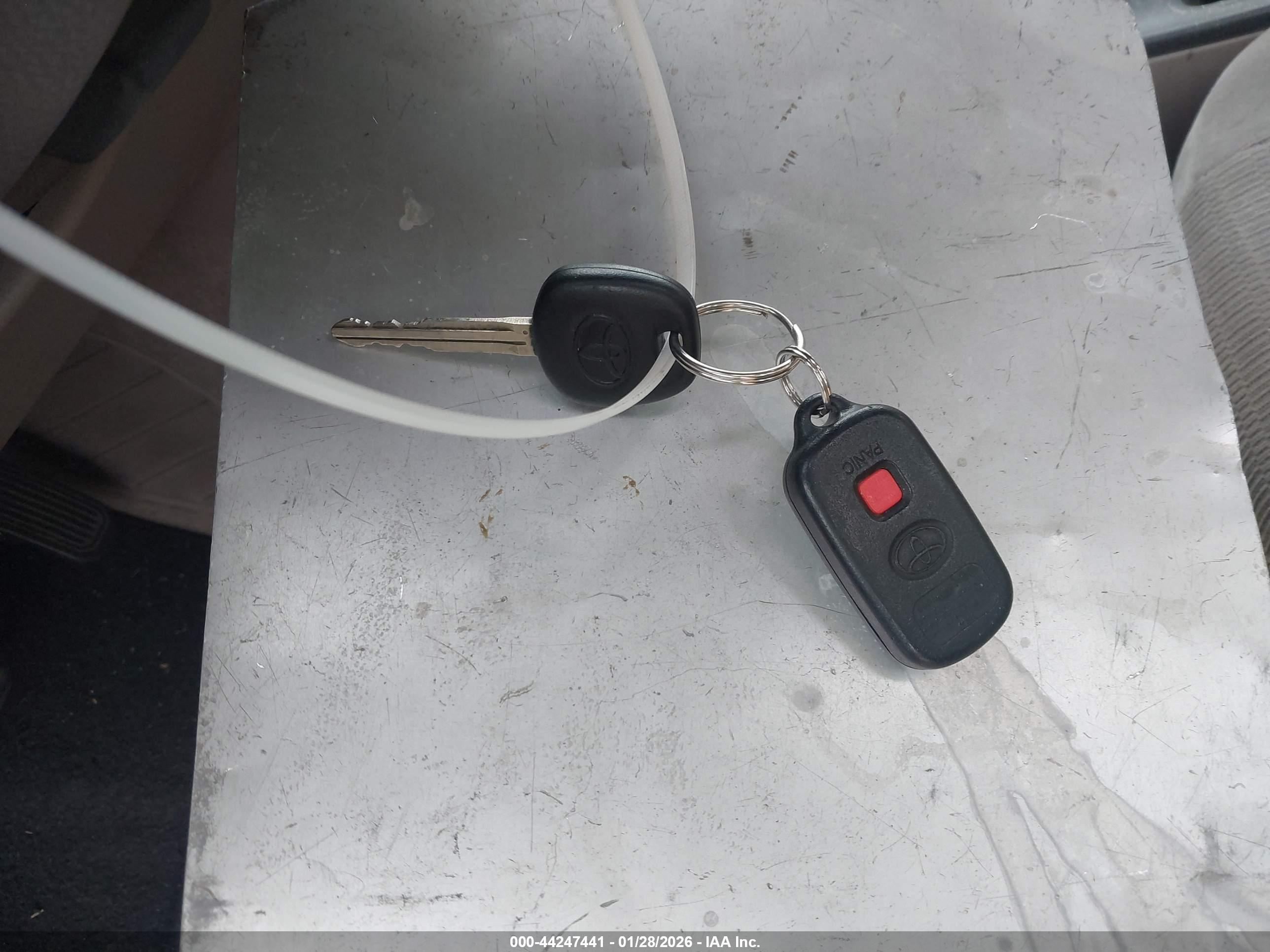 TOYOTA CAMRY image 11