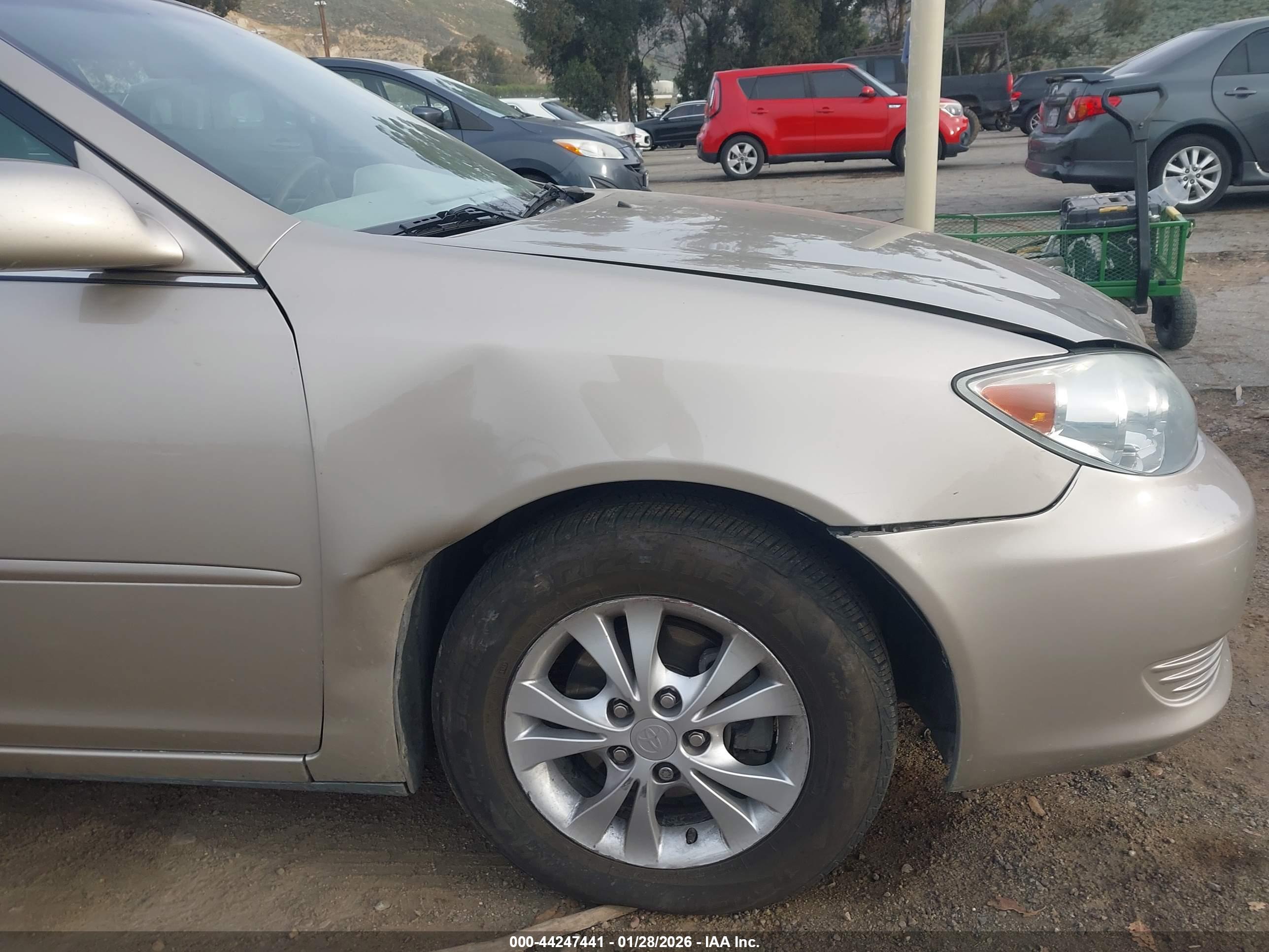 TOYOTA CAMRY image 6