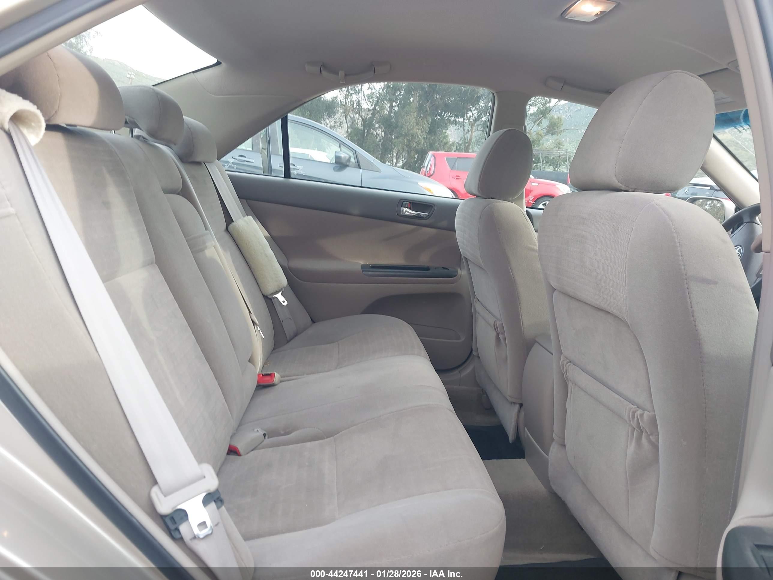 TOYOTA CAMRY image 8