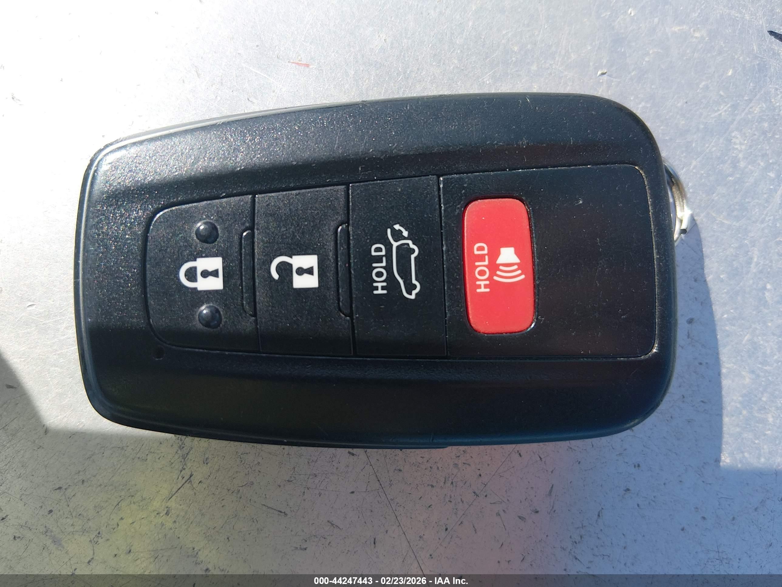 TOYOTA RAV4 image 11
