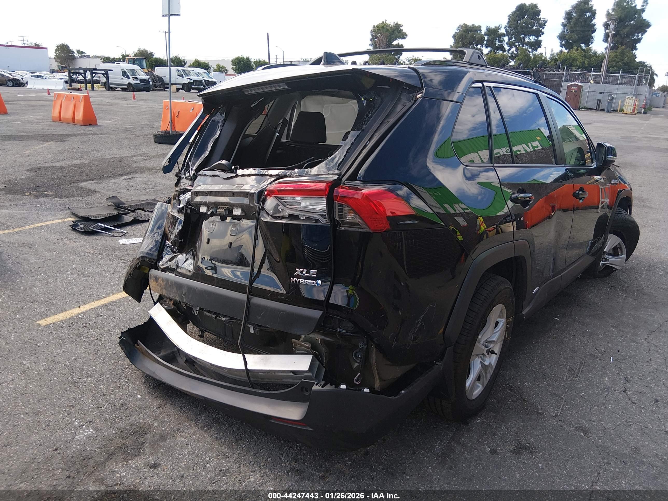 TOYOTA RAV4 image 4