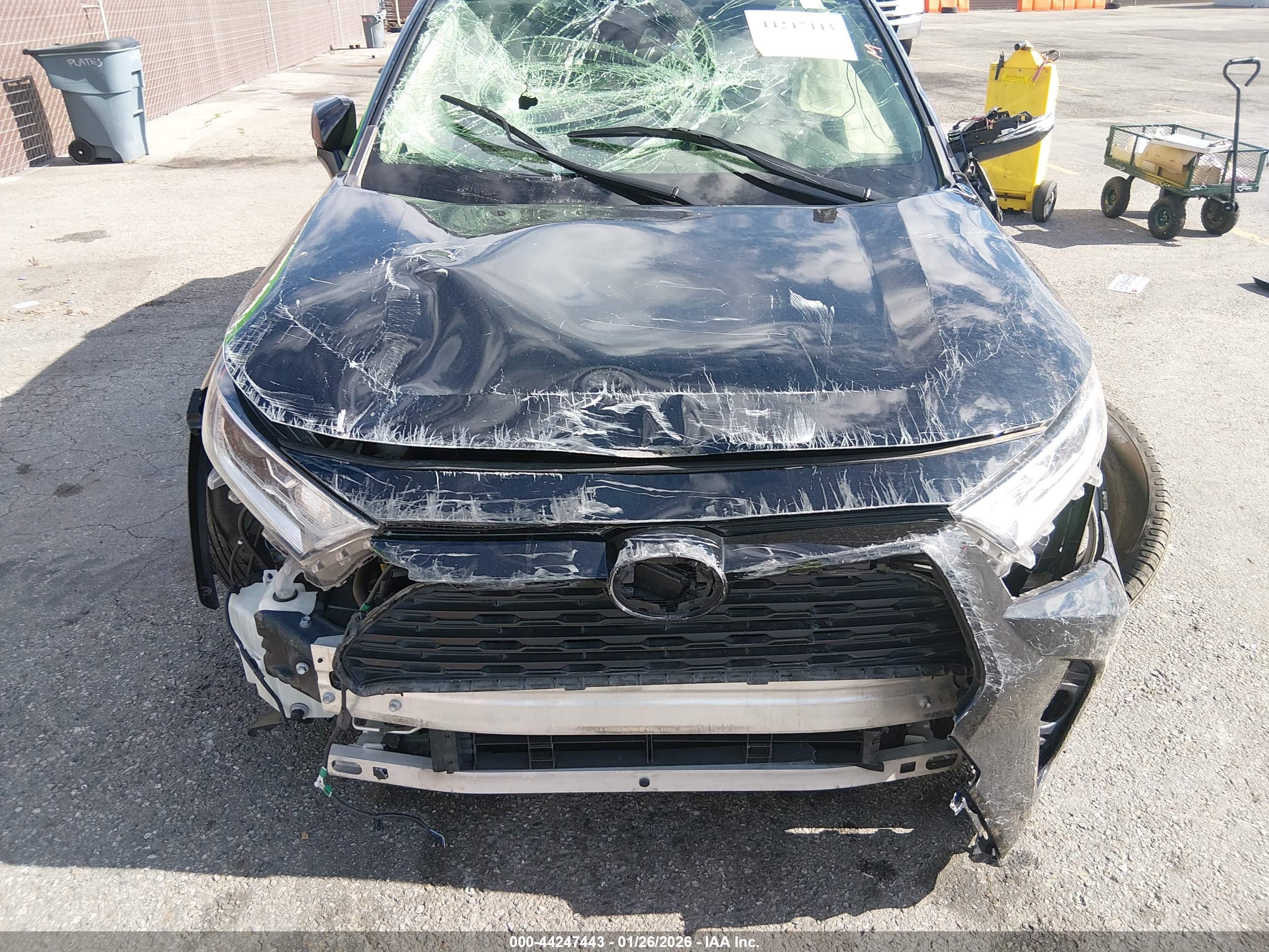 TOYOTA RAV4 image 6