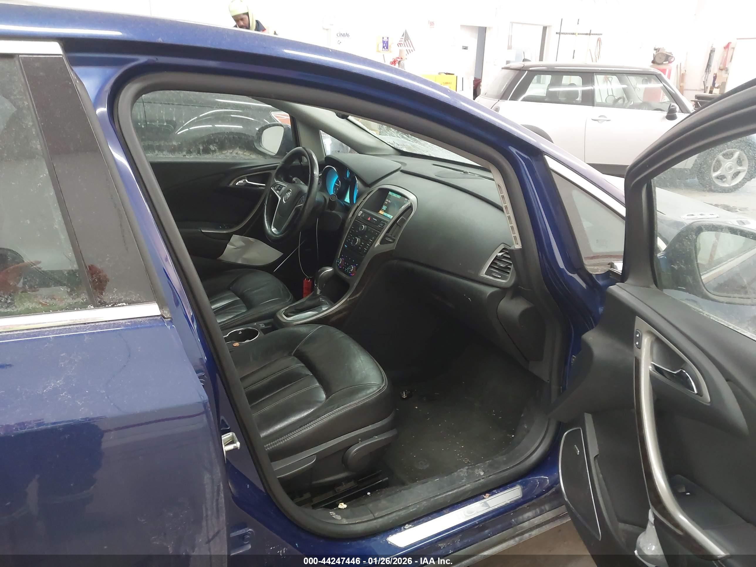 BUICK VERANO image 5