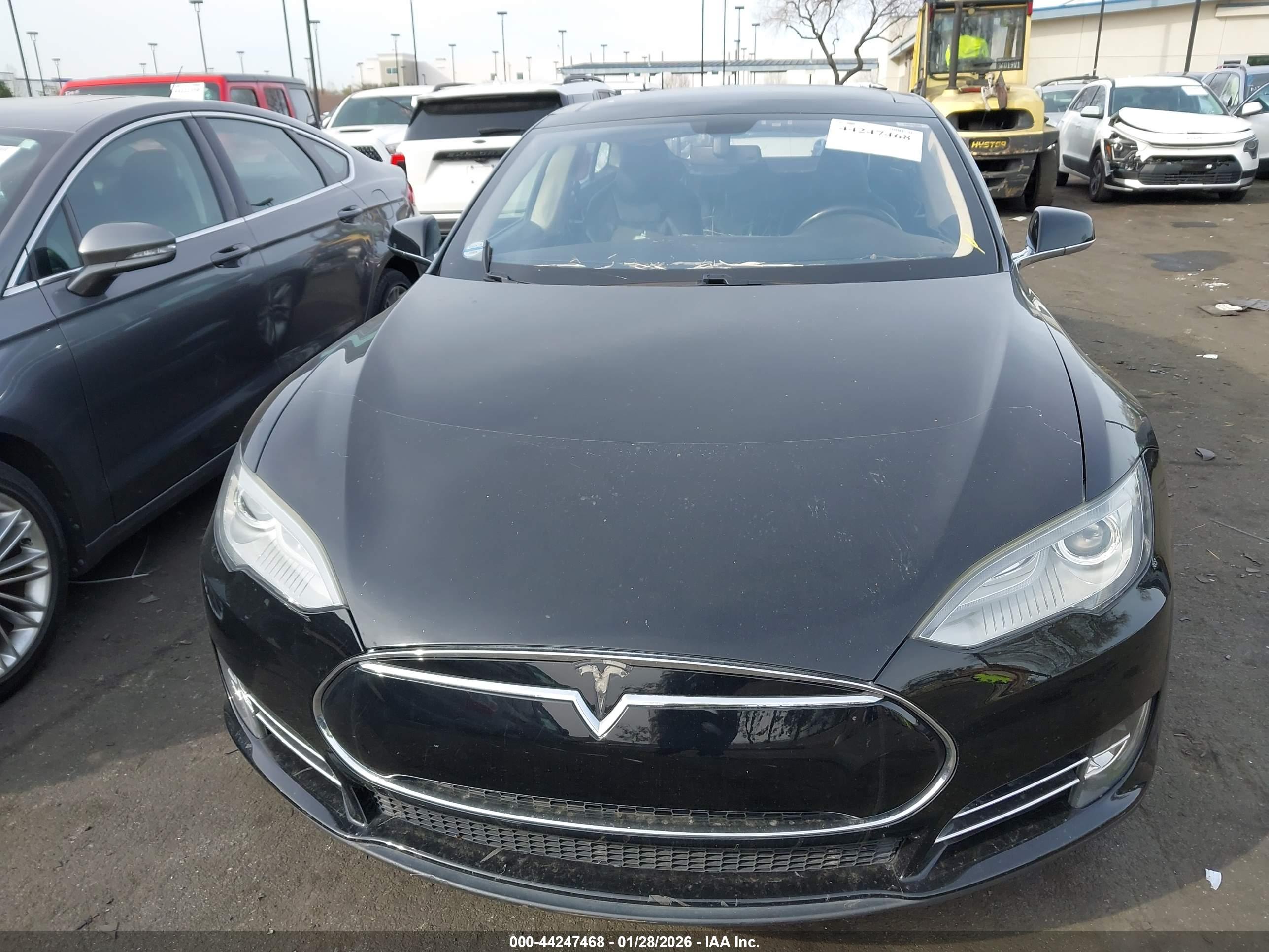 TESLA MODEL image 10