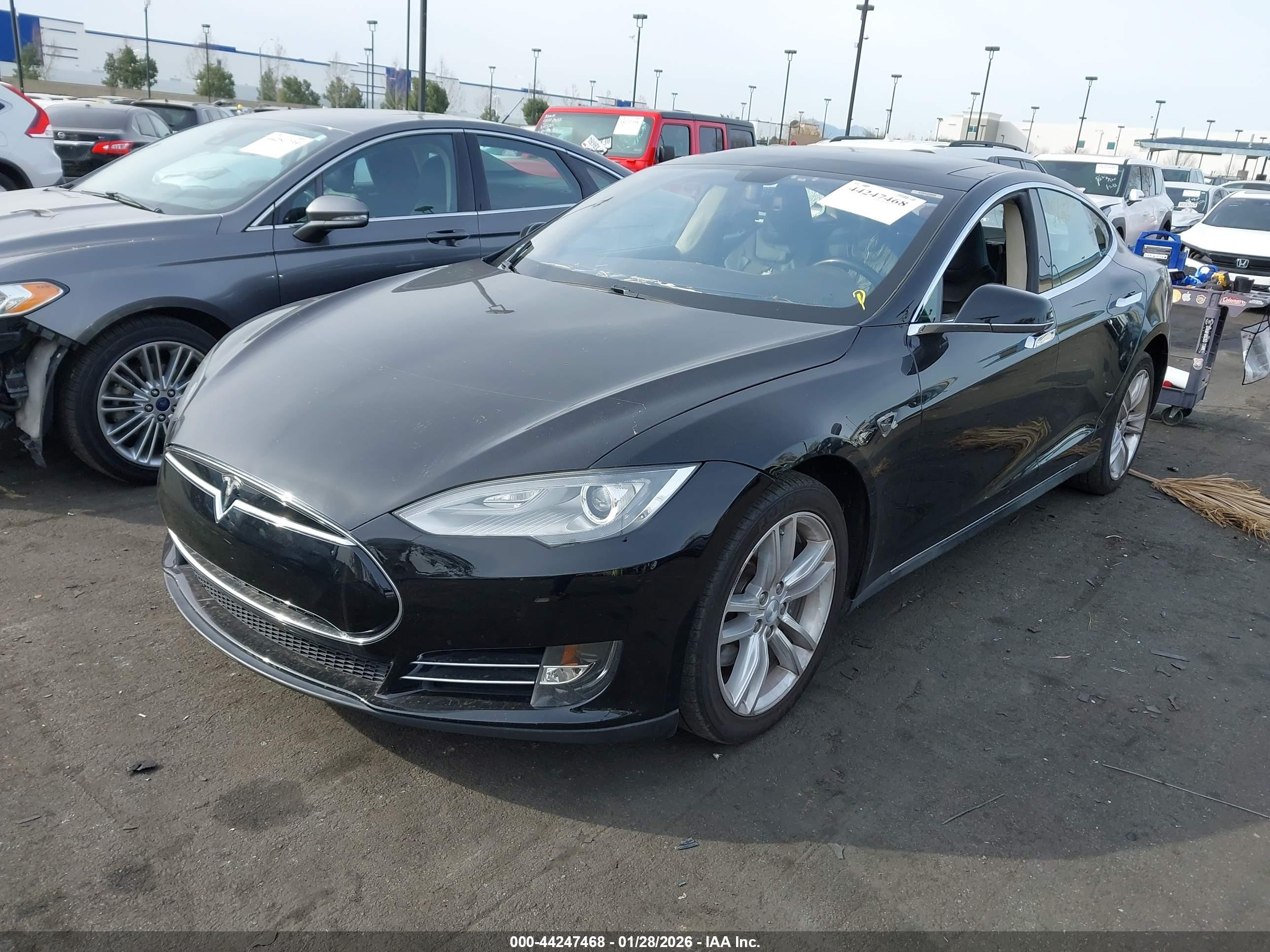 TESLA MODEL image 2