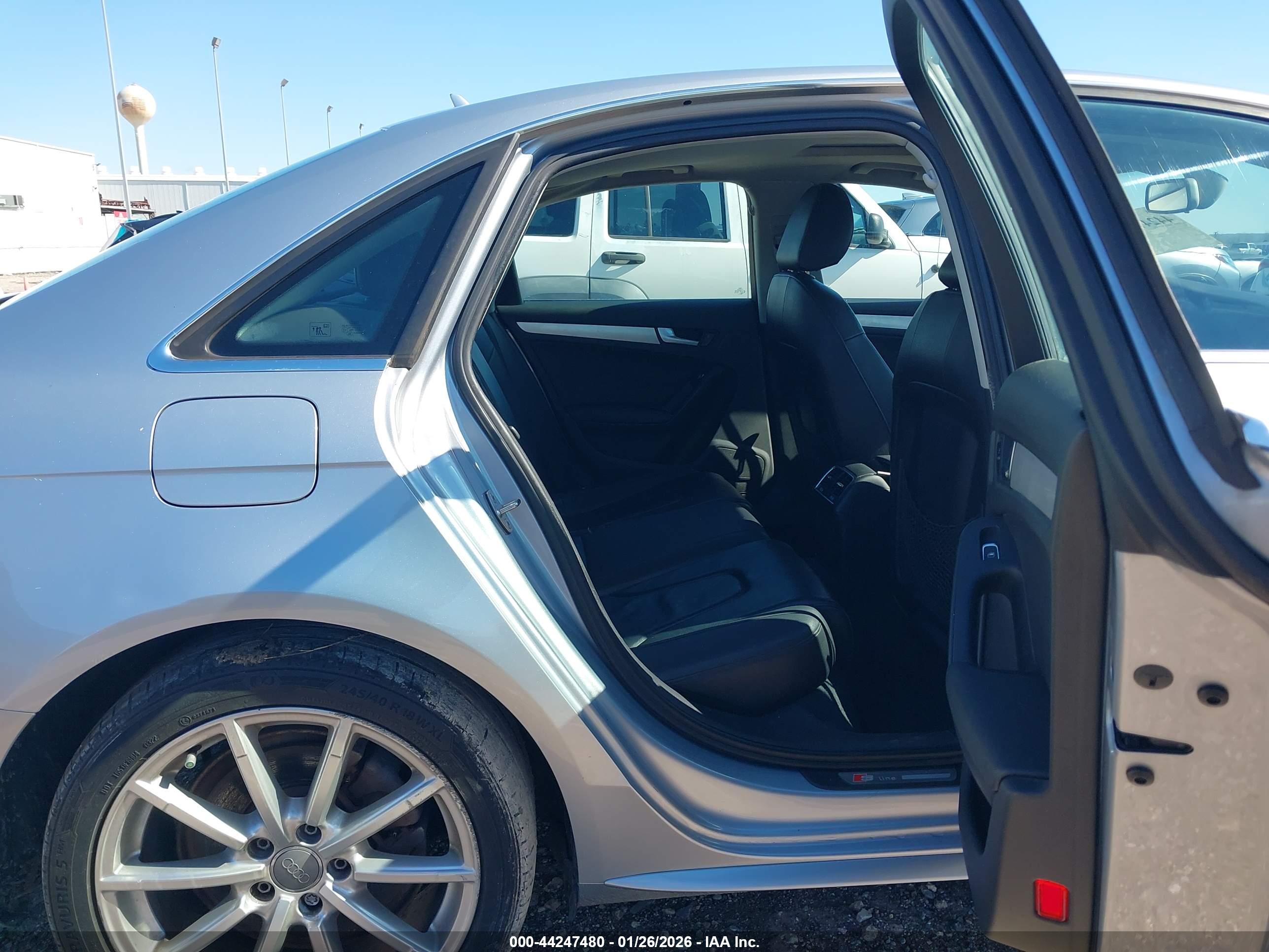 AUDI A4 image 8