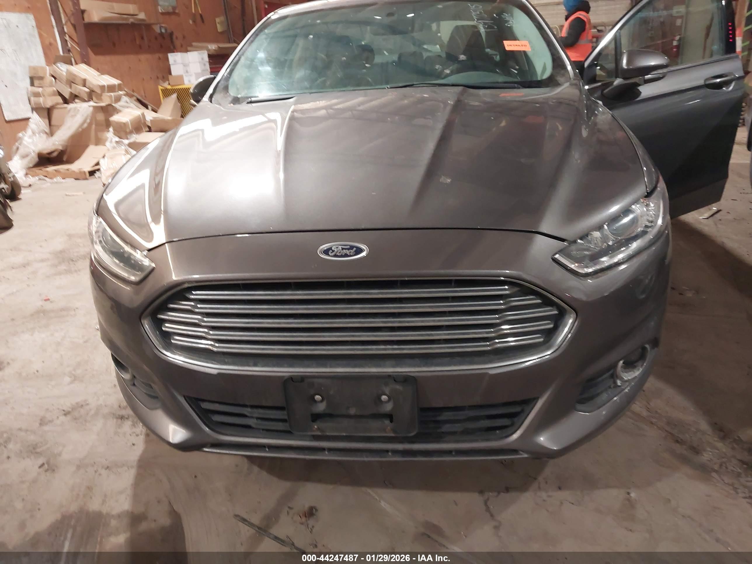 FORD FUSION image 6