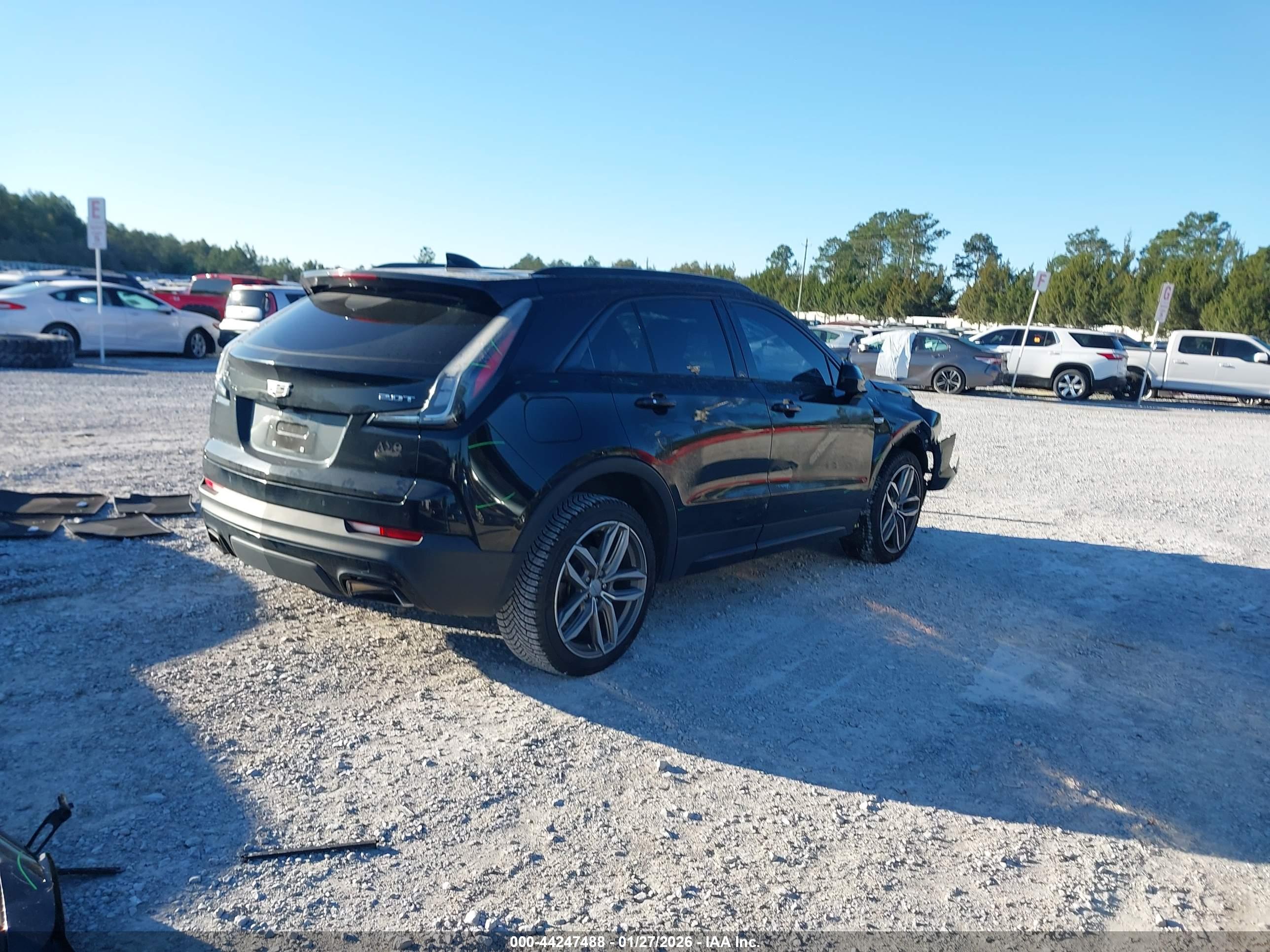 CADILLAC XT4 image 4