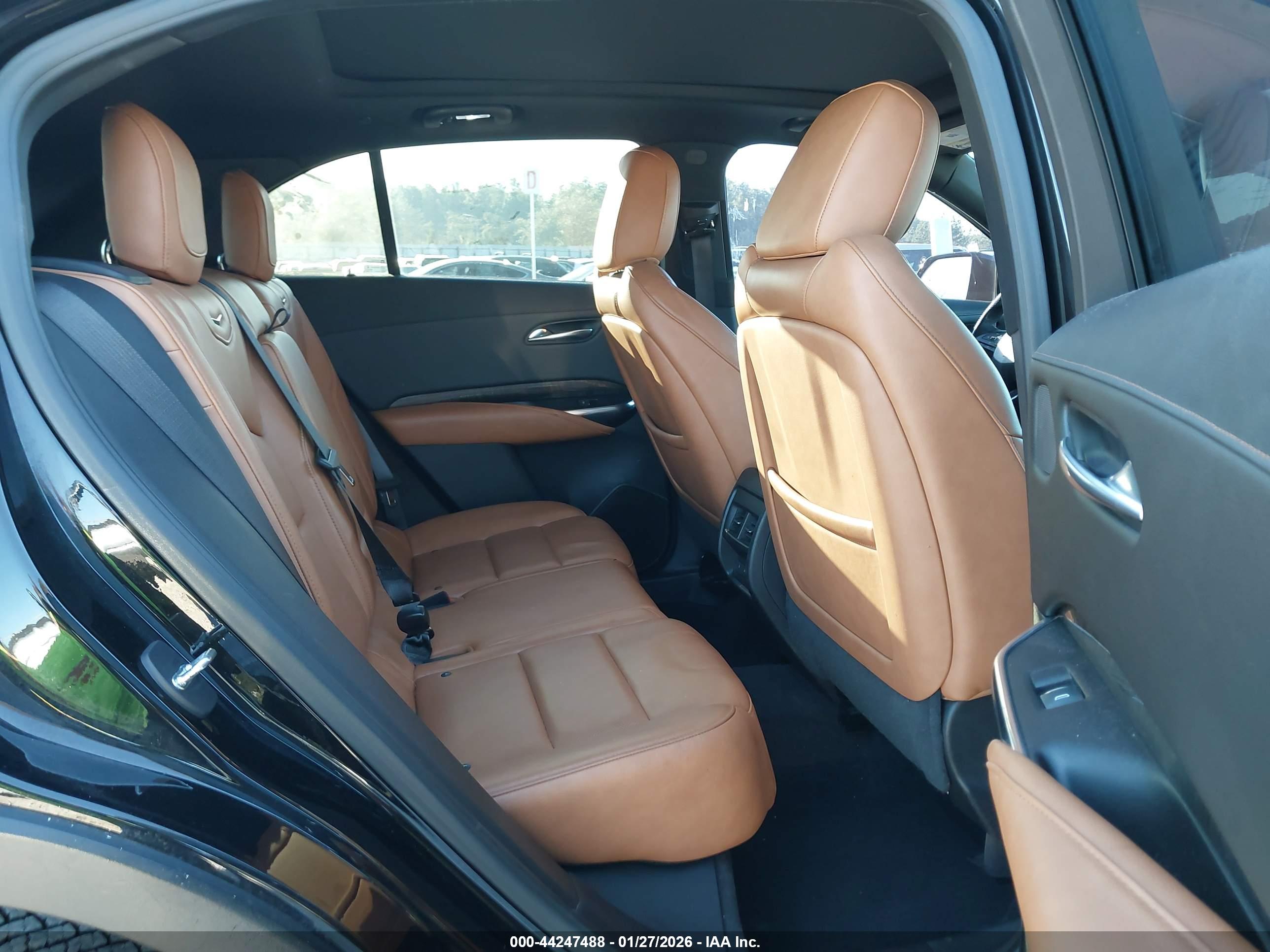 CADILLAC XT4 image 8