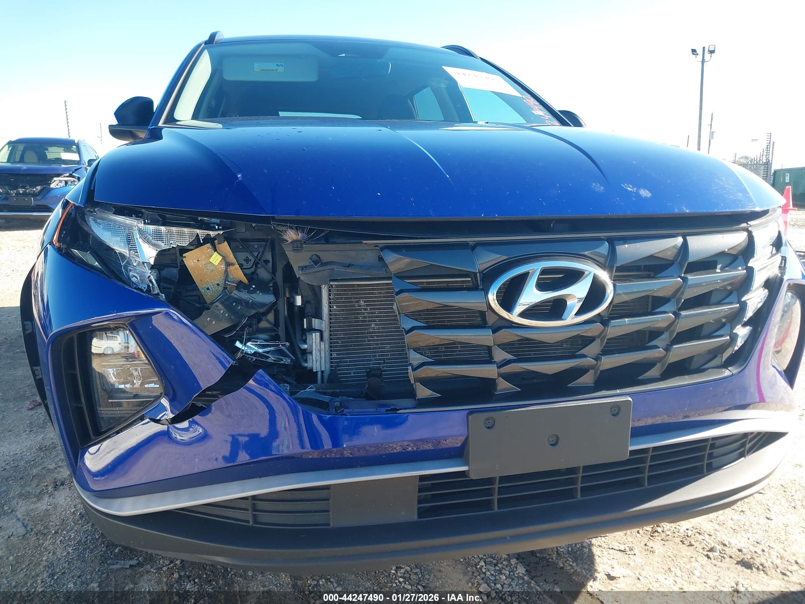 HYUNDAI TUCSON image 6
