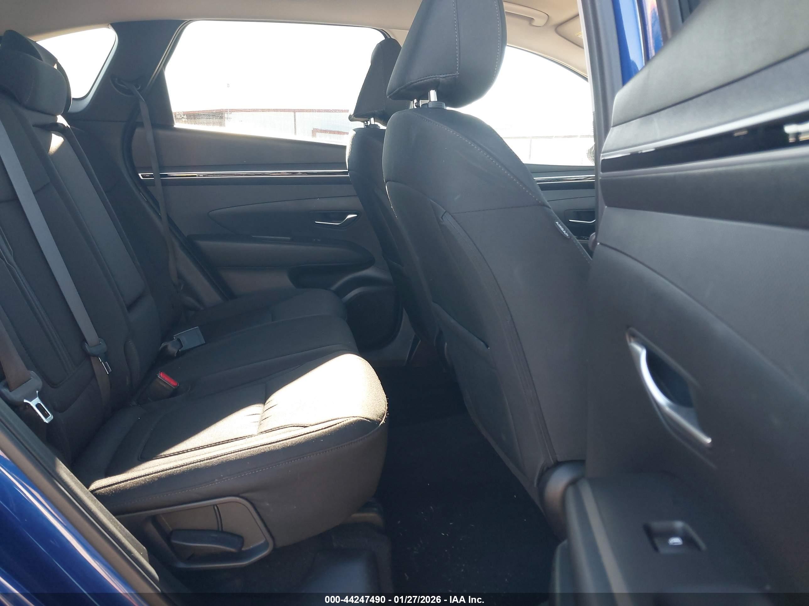 HYUNDAI TUCSON image 8