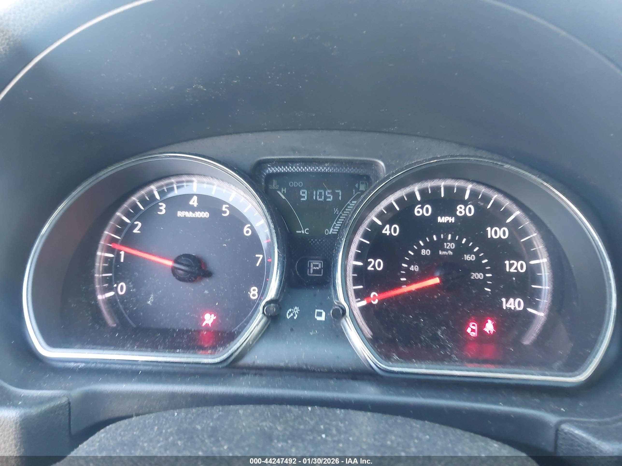 NISSAN VERSA image 7