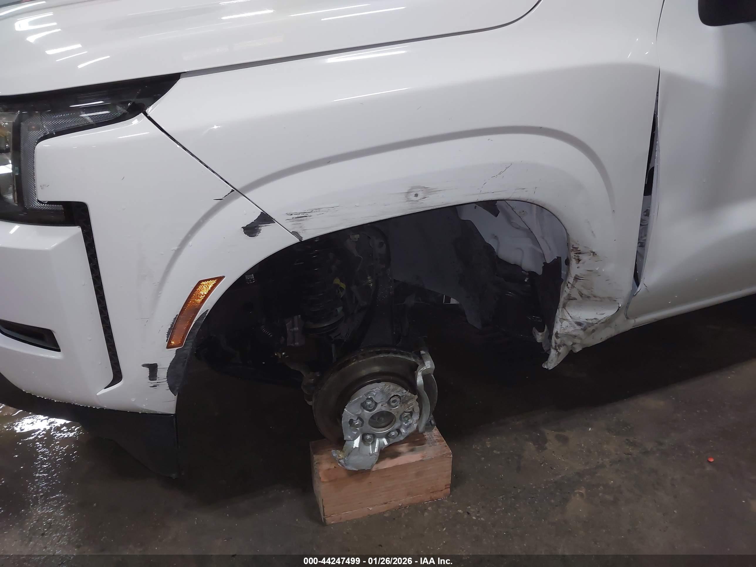 NISSAN FRONTIER image 6