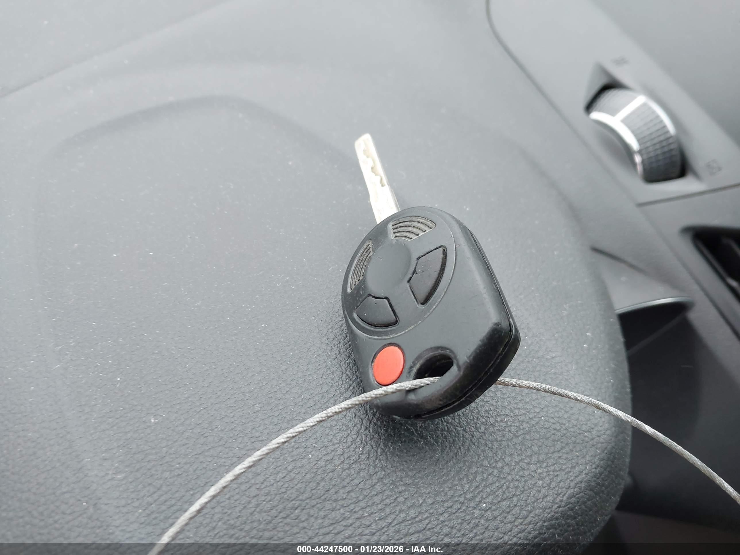 FORD ESCAPE image 11