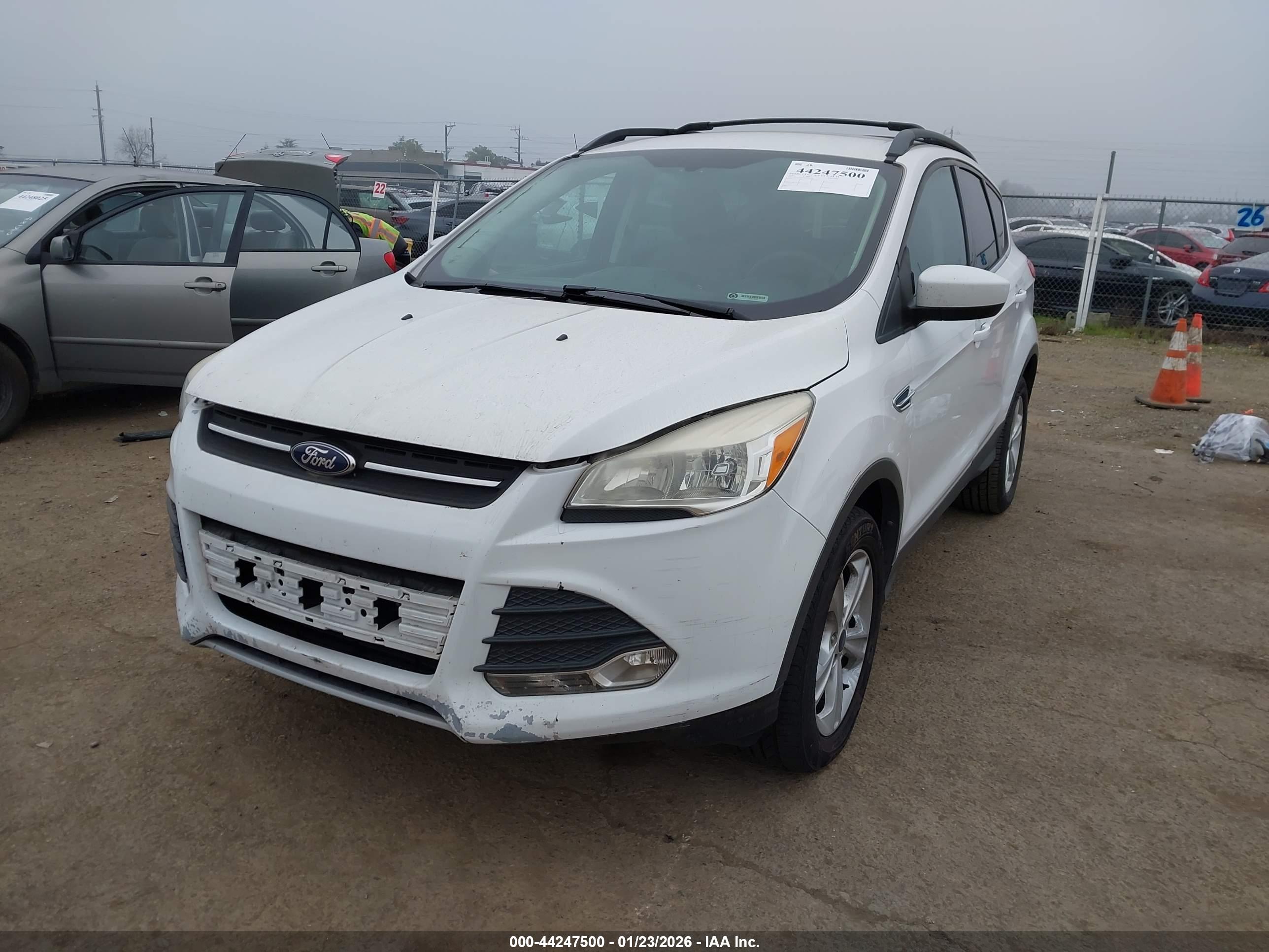 FORD ESCAPE image 2