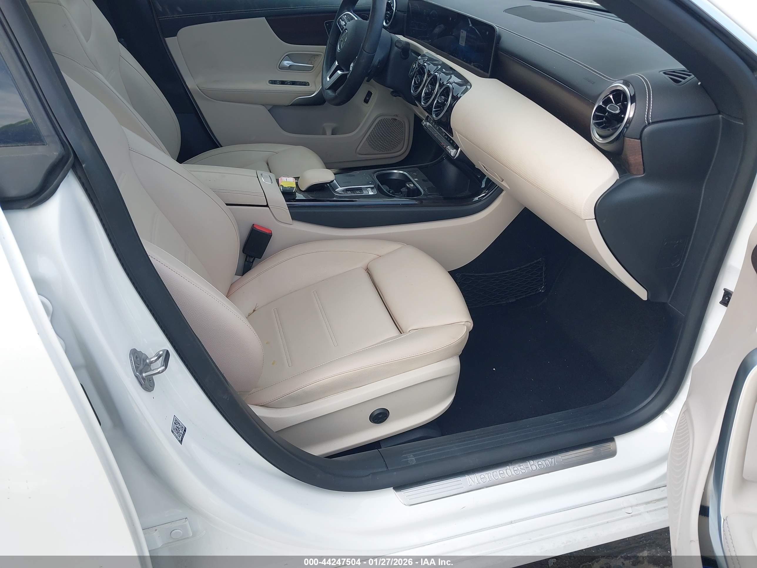 MERCEDES-BENZ CLA image 5
