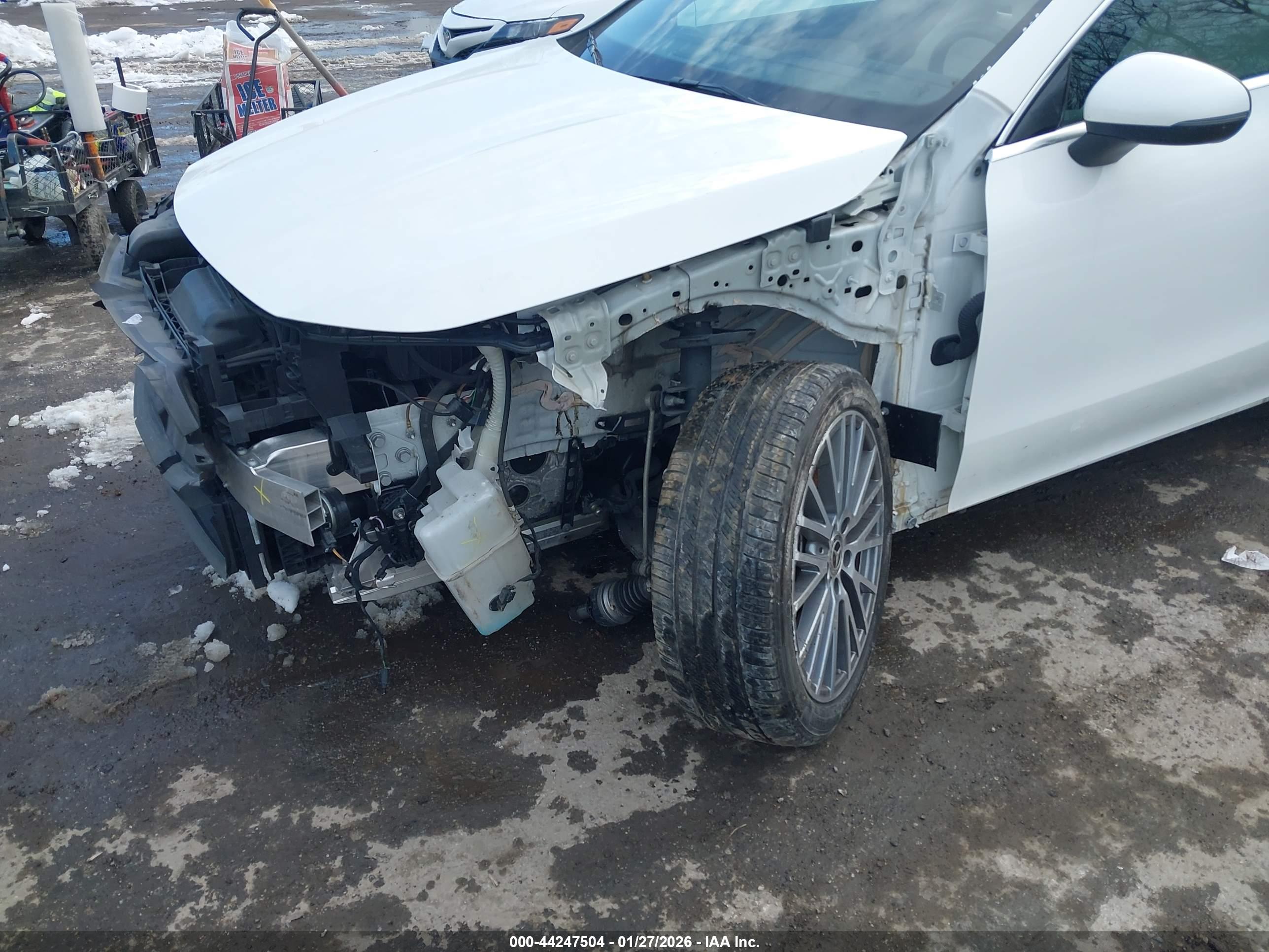 MERCEDES-BENZ CLA image 6
