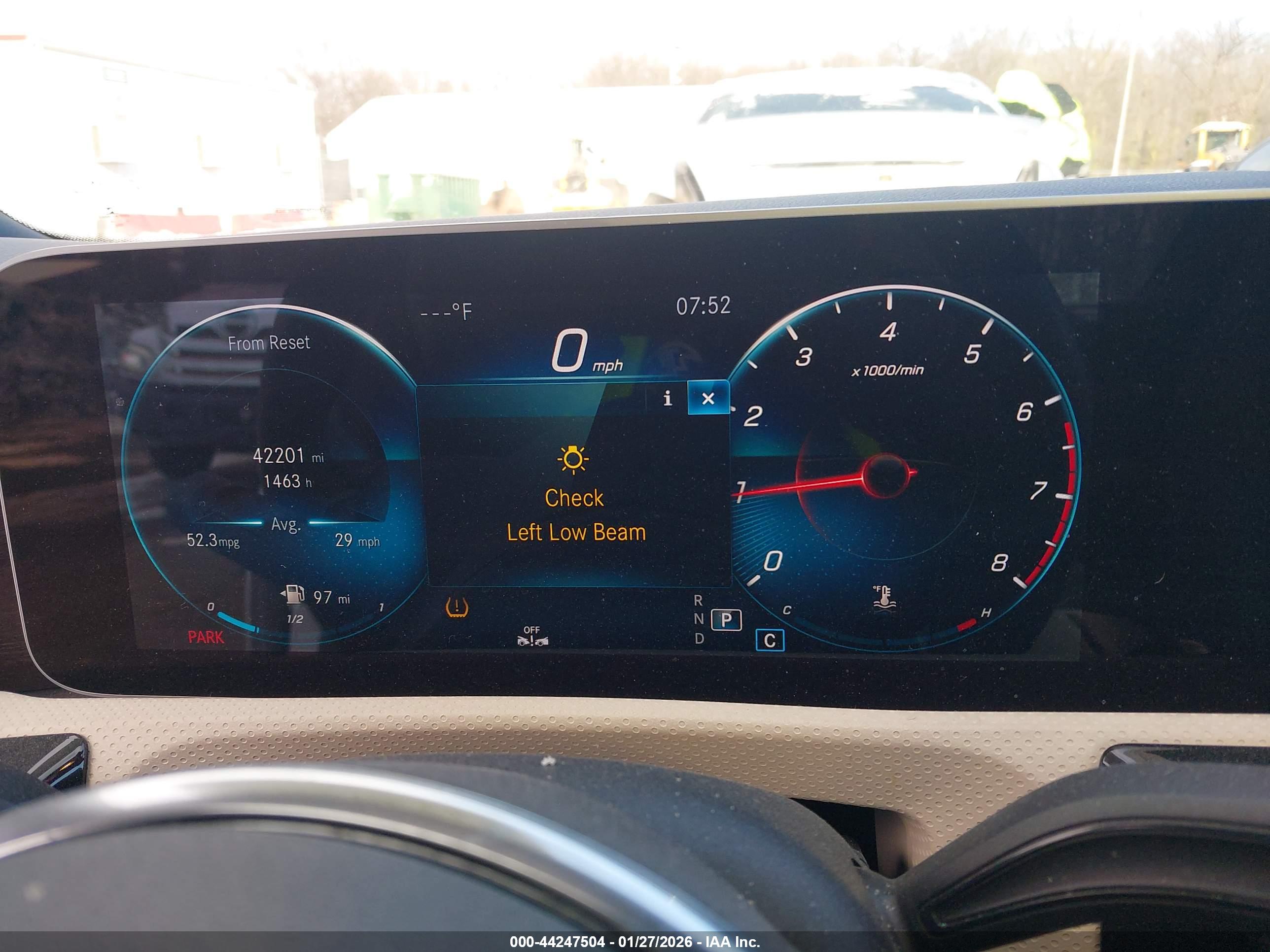 MERCEDES-BENZ CLA image 7