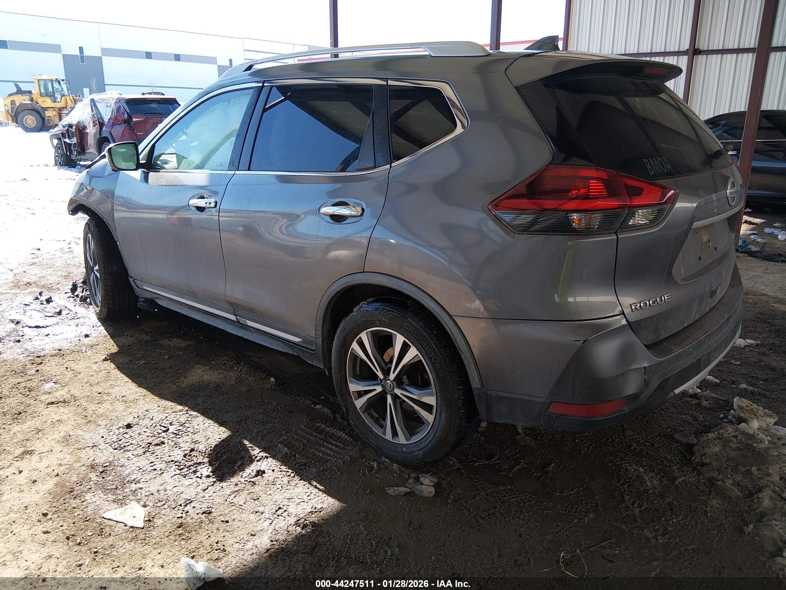 NISSAN ROGUE image 3