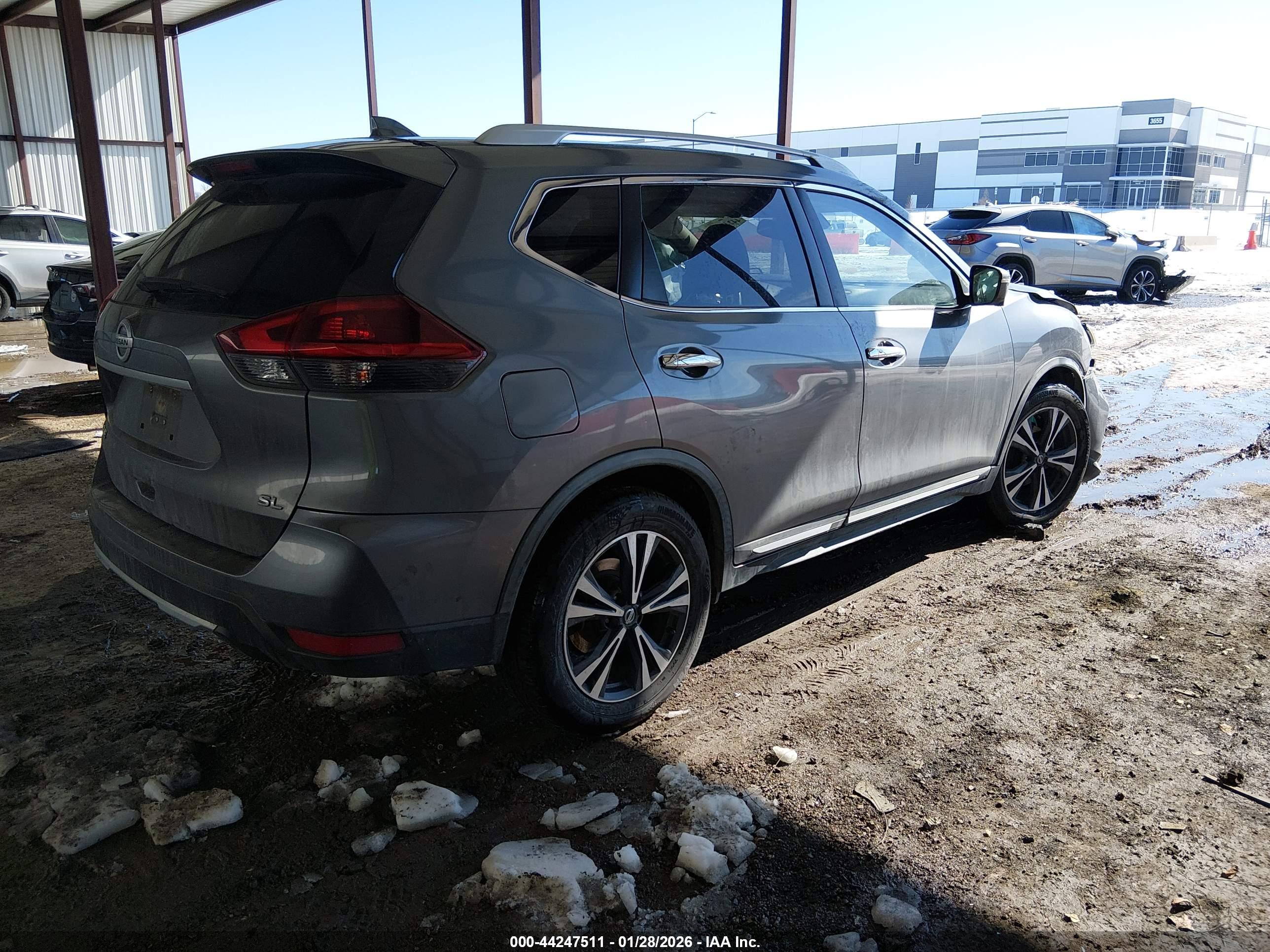 NISSAN ROGUE image 4