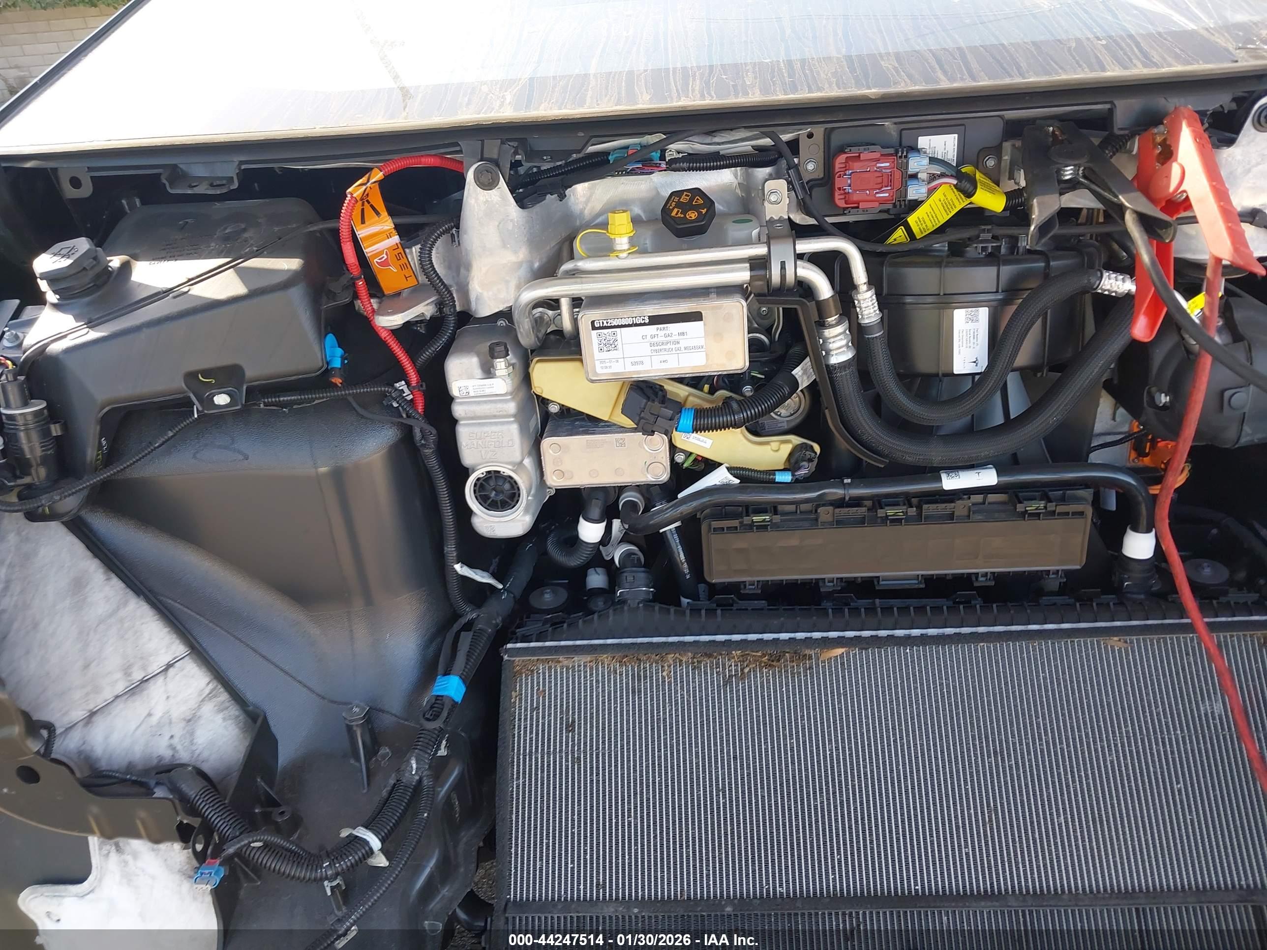 TESLA CYBERTRUCK image 10