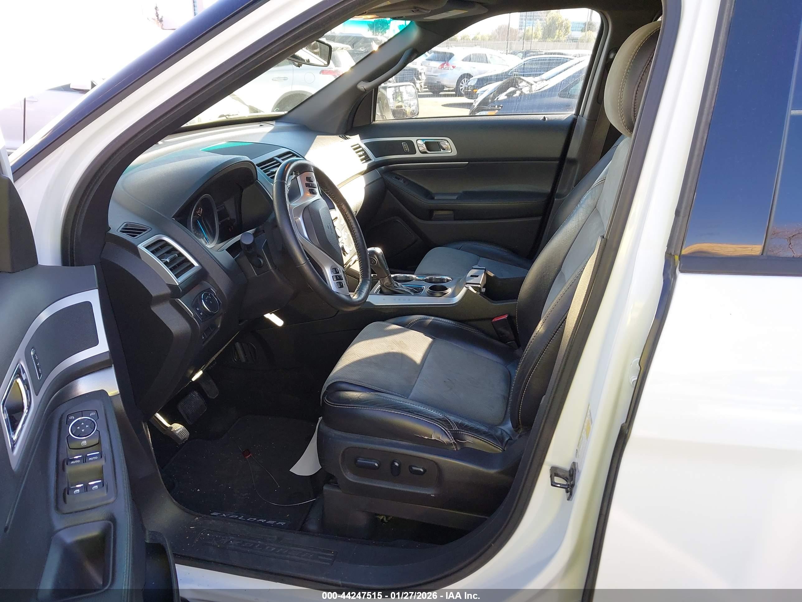 FORD EXPLORER image 5