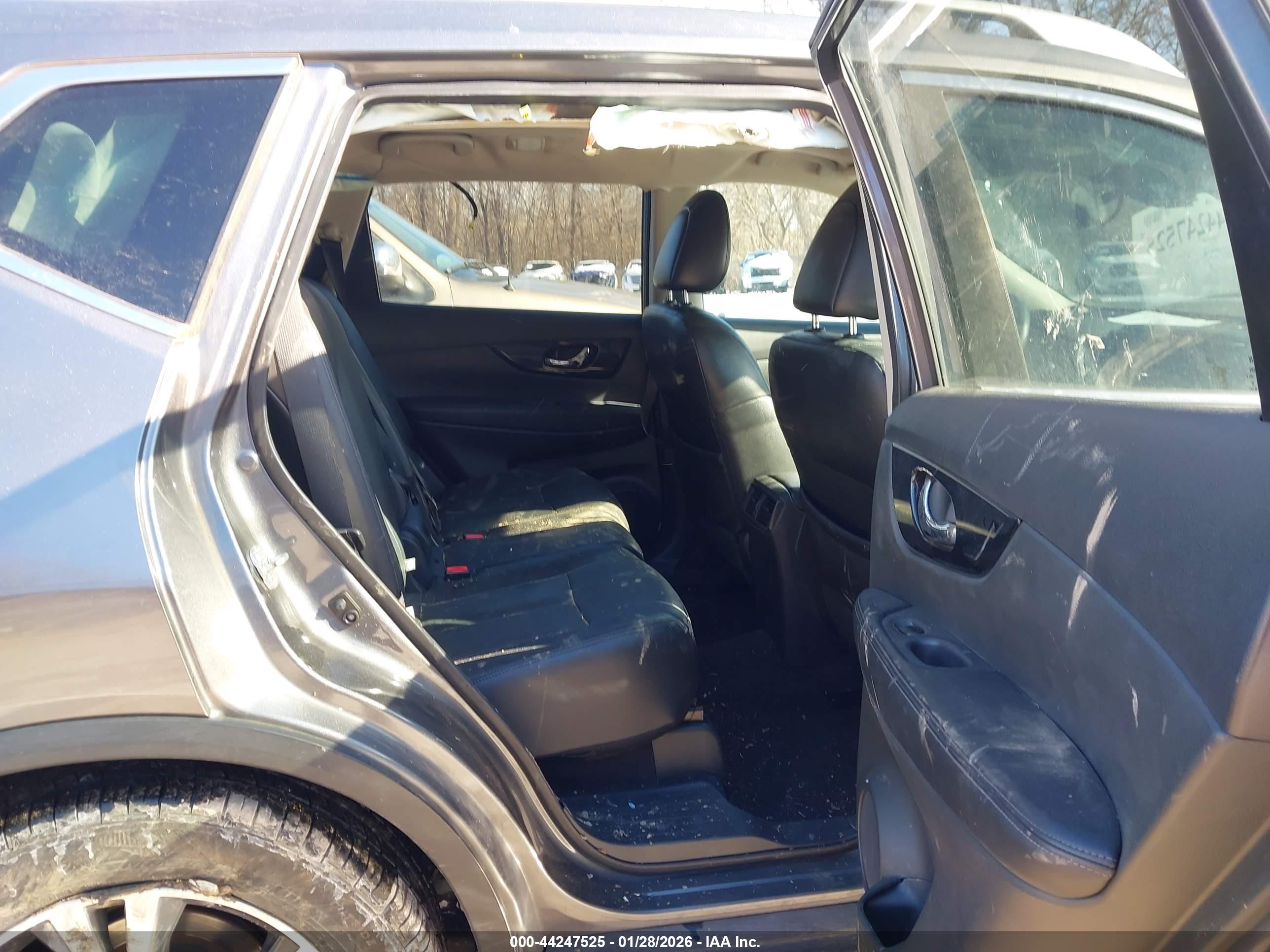 NISSAN ROGUE image 8