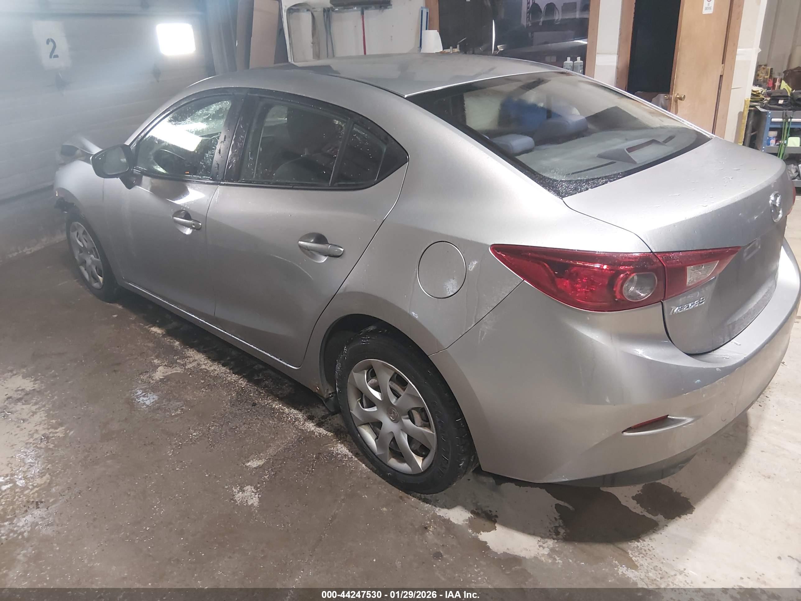 MAZDA MAZDA3 image 3