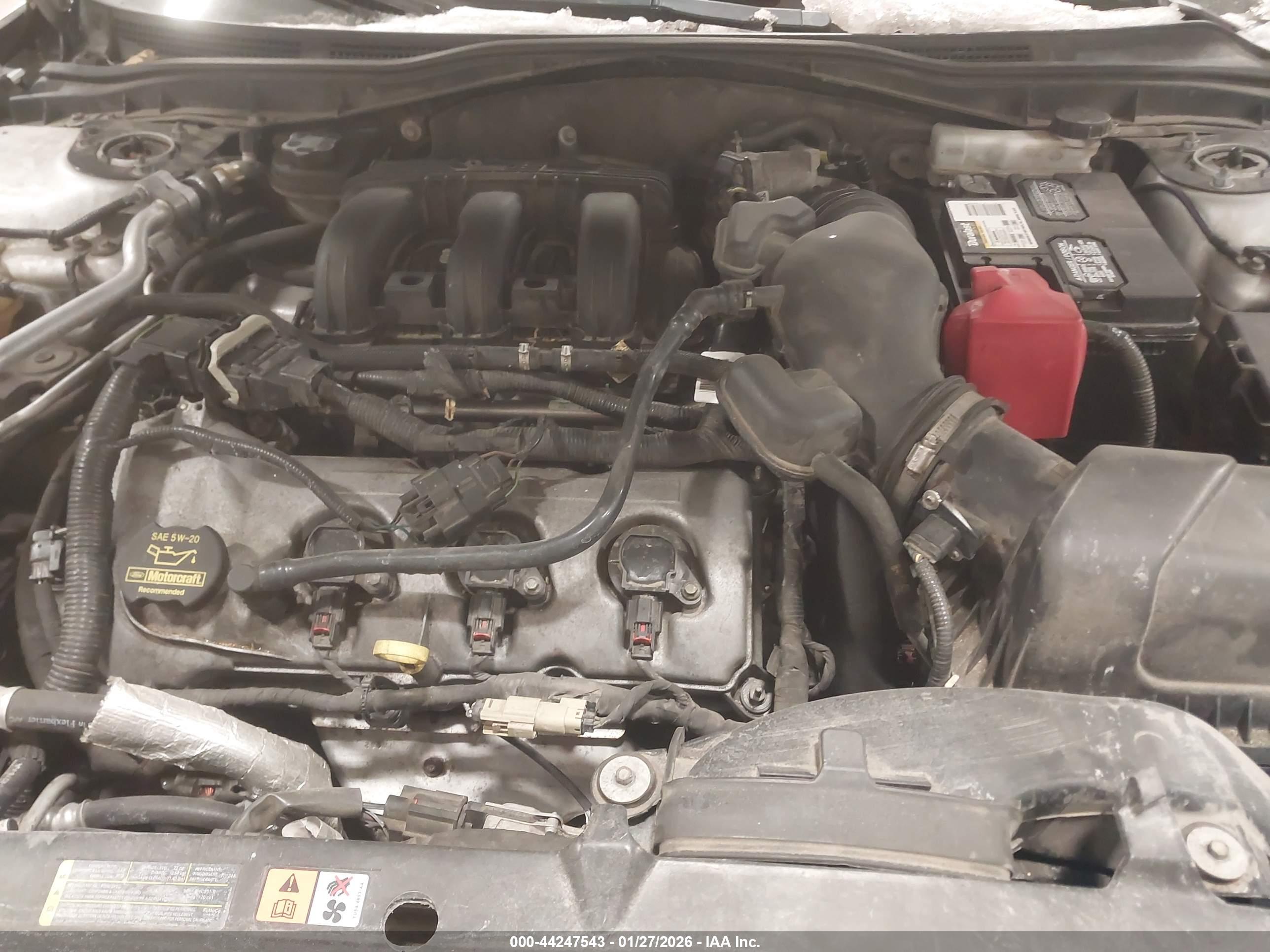FORD FUSION image 10
