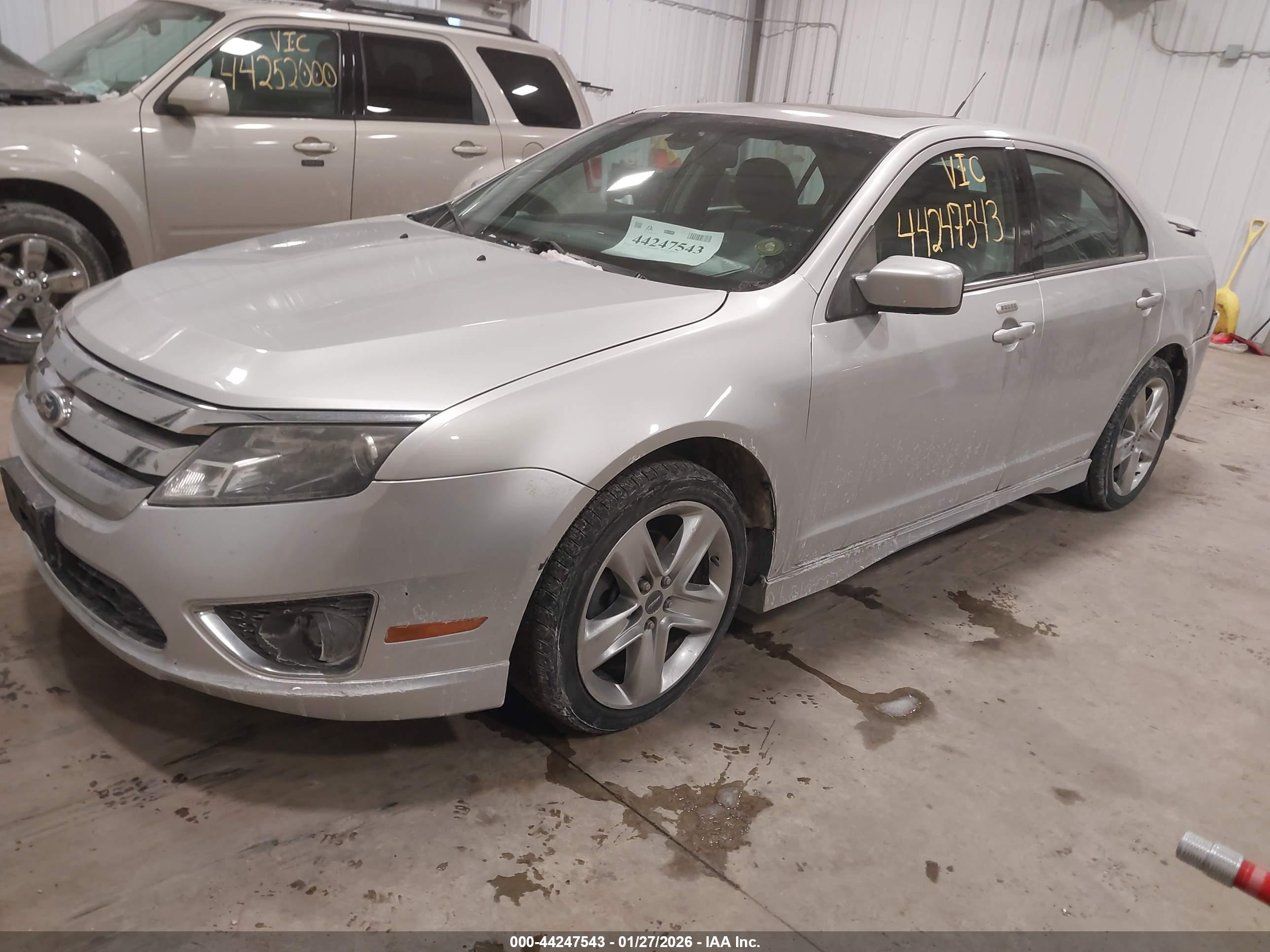 FORD FUSION image 2