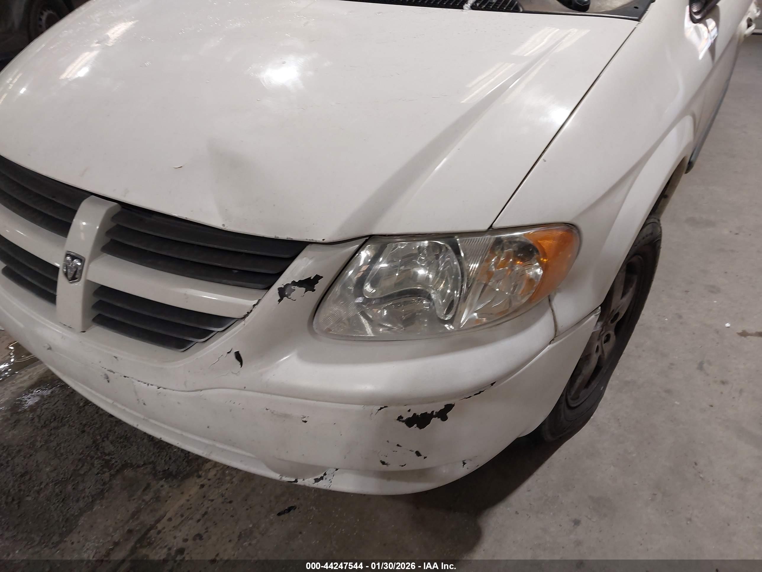 DODGE CARAVAN image 6