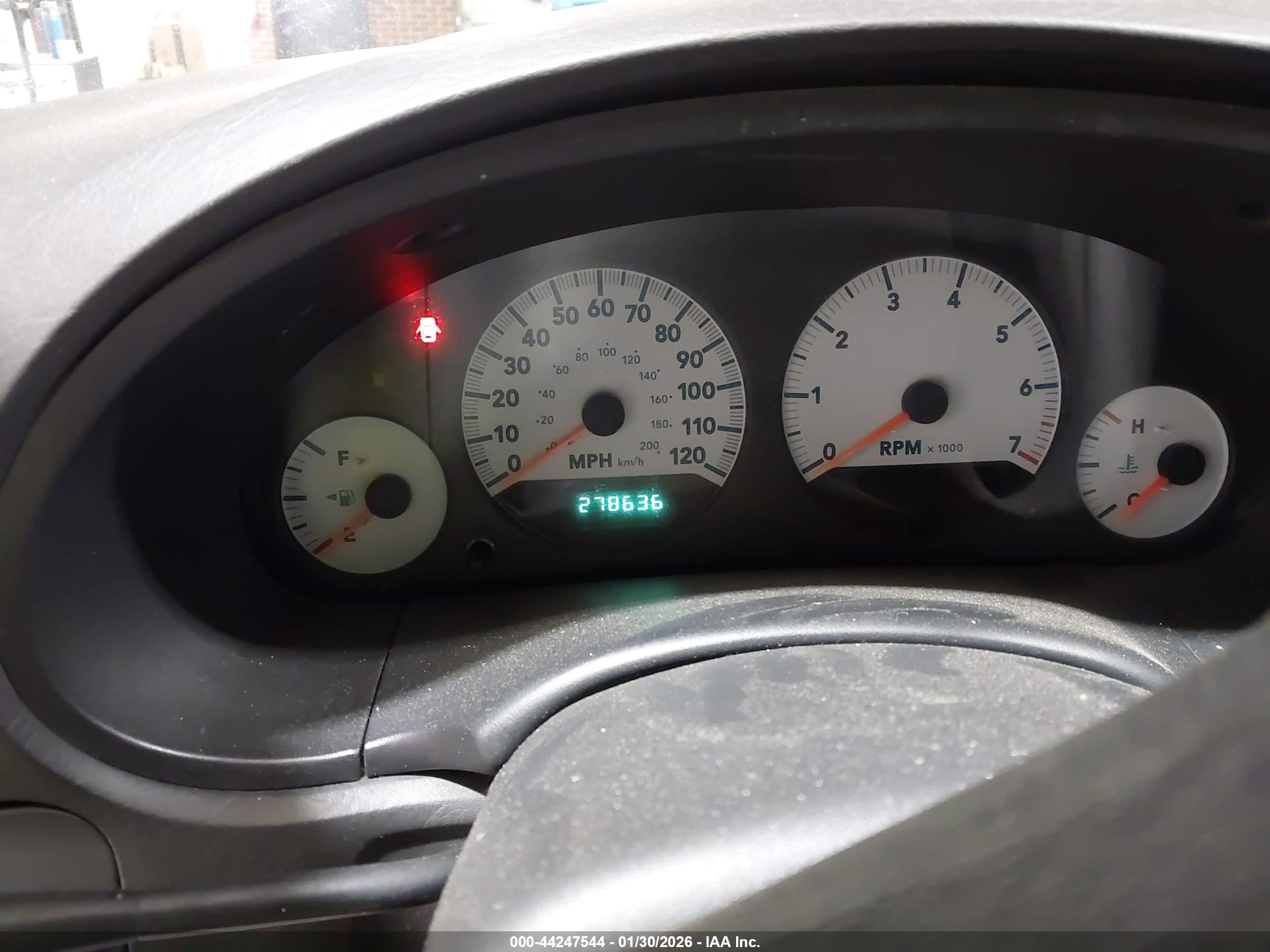 DODGE CARAVAN image 7